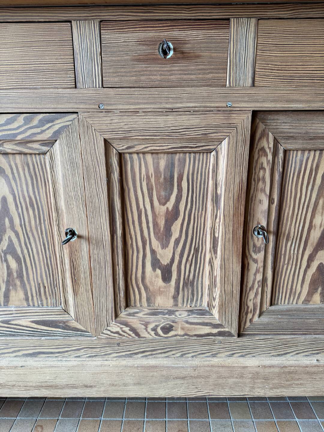 Glass-fronted dresser in pitch pine - Late 19th century