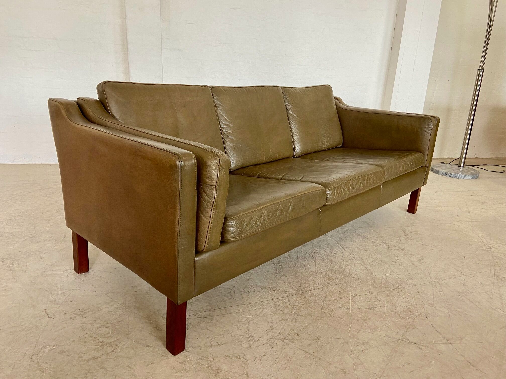 Canapé en cuir vert olive de Mogens Hansen, vintage danois des années 1960, pour 3 personnes.