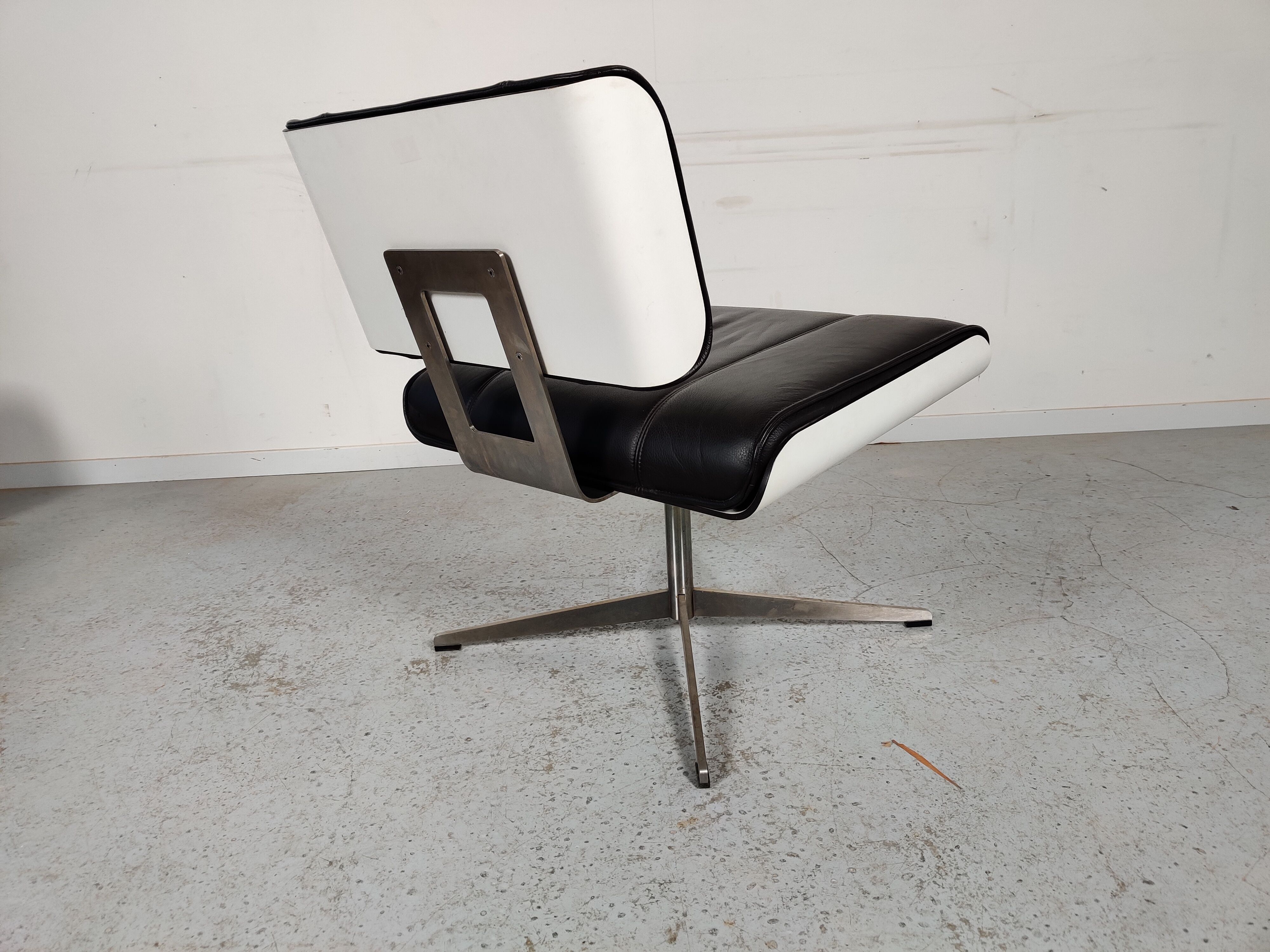 Design leather armchair, 80s/90s