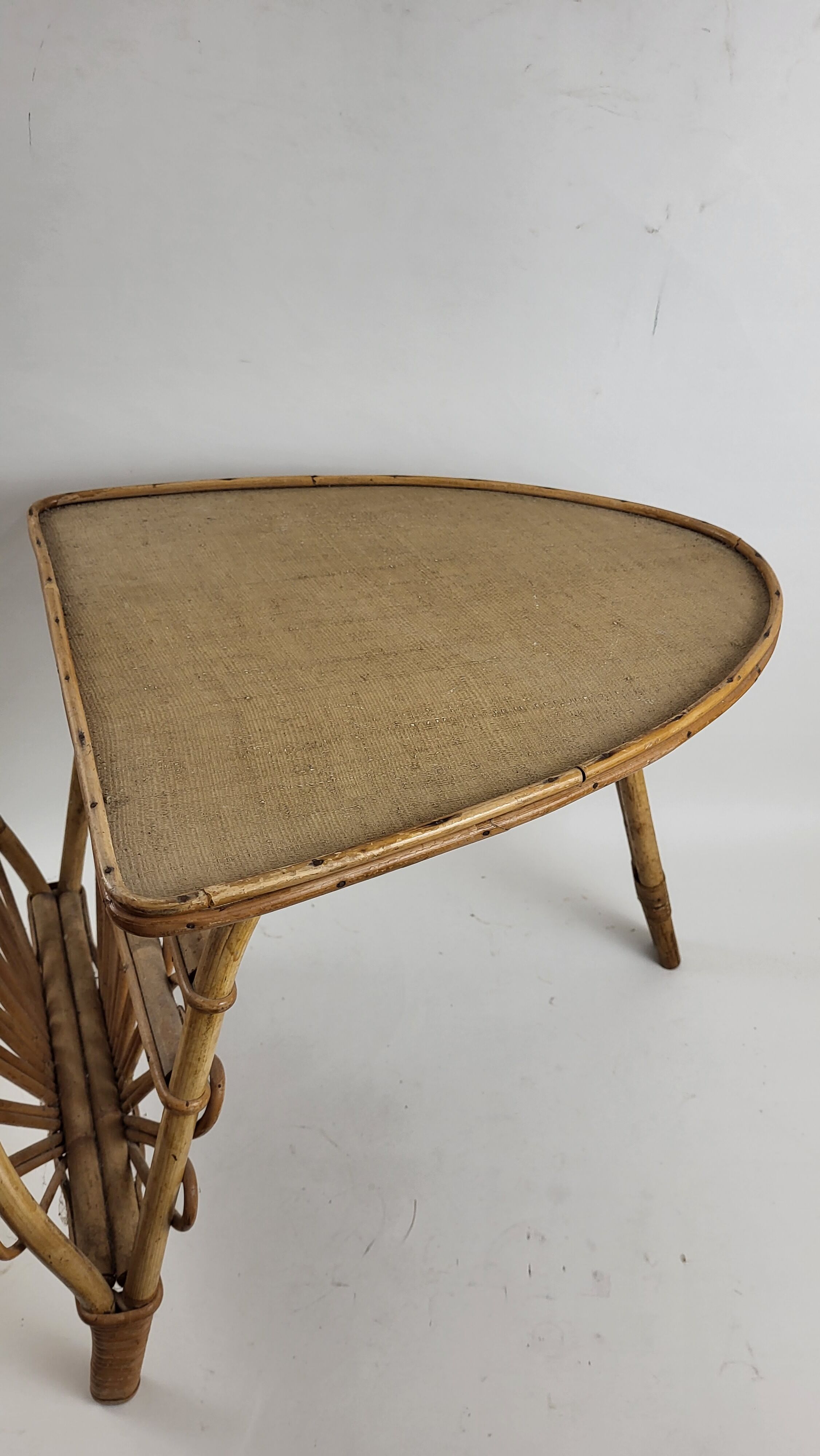 Rattan magazine door table