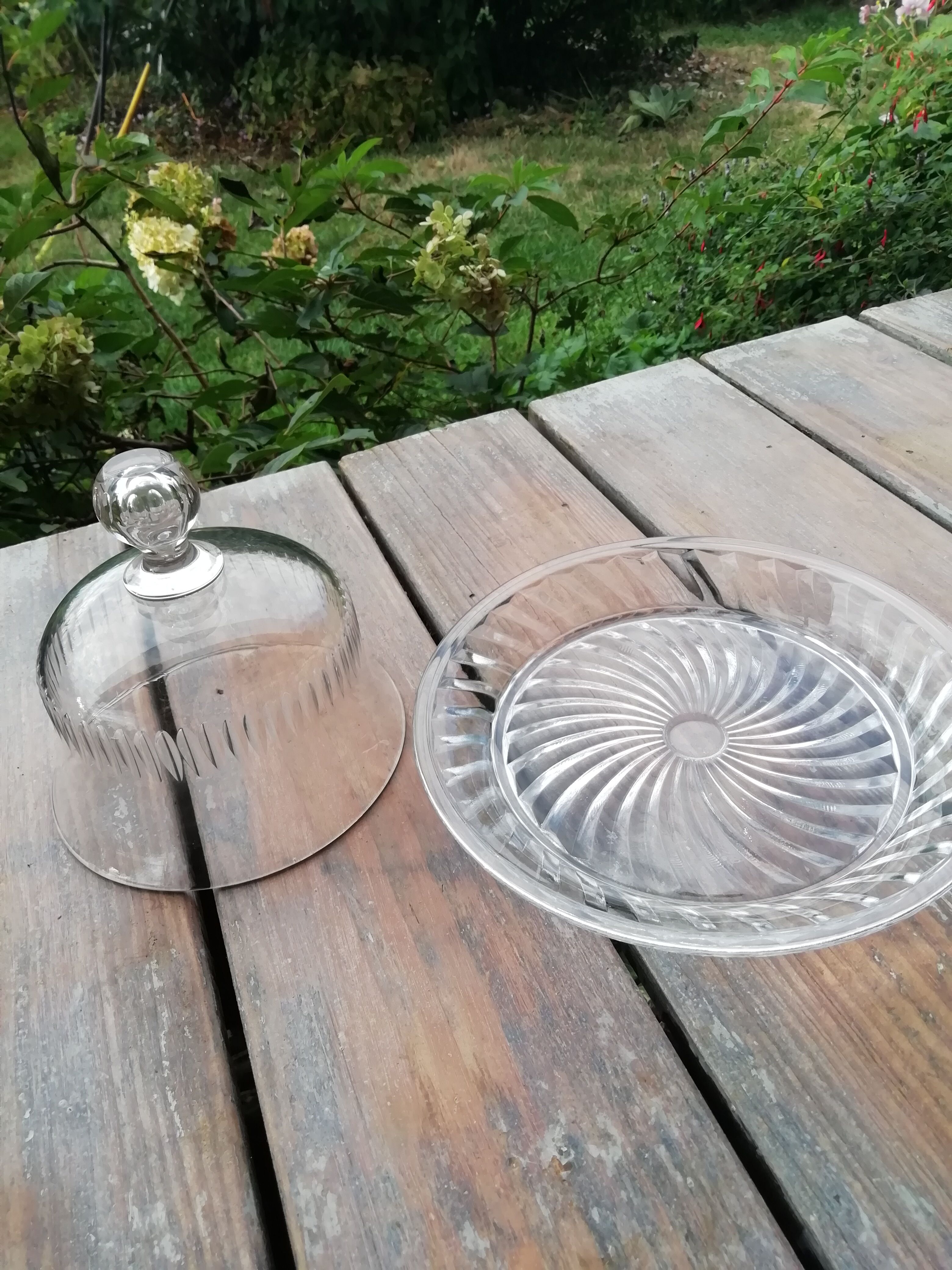 Crystal bell with tray