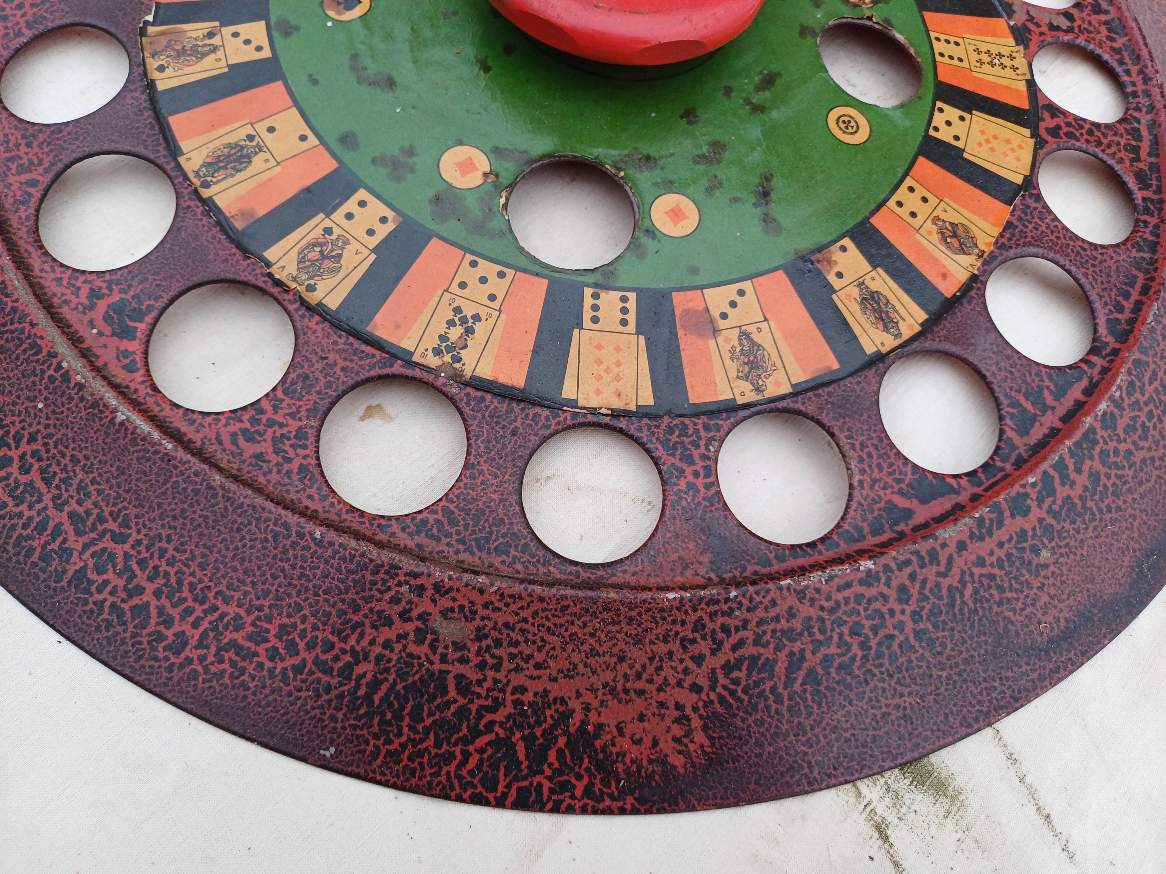Old billiard roulette game "zanzi"
