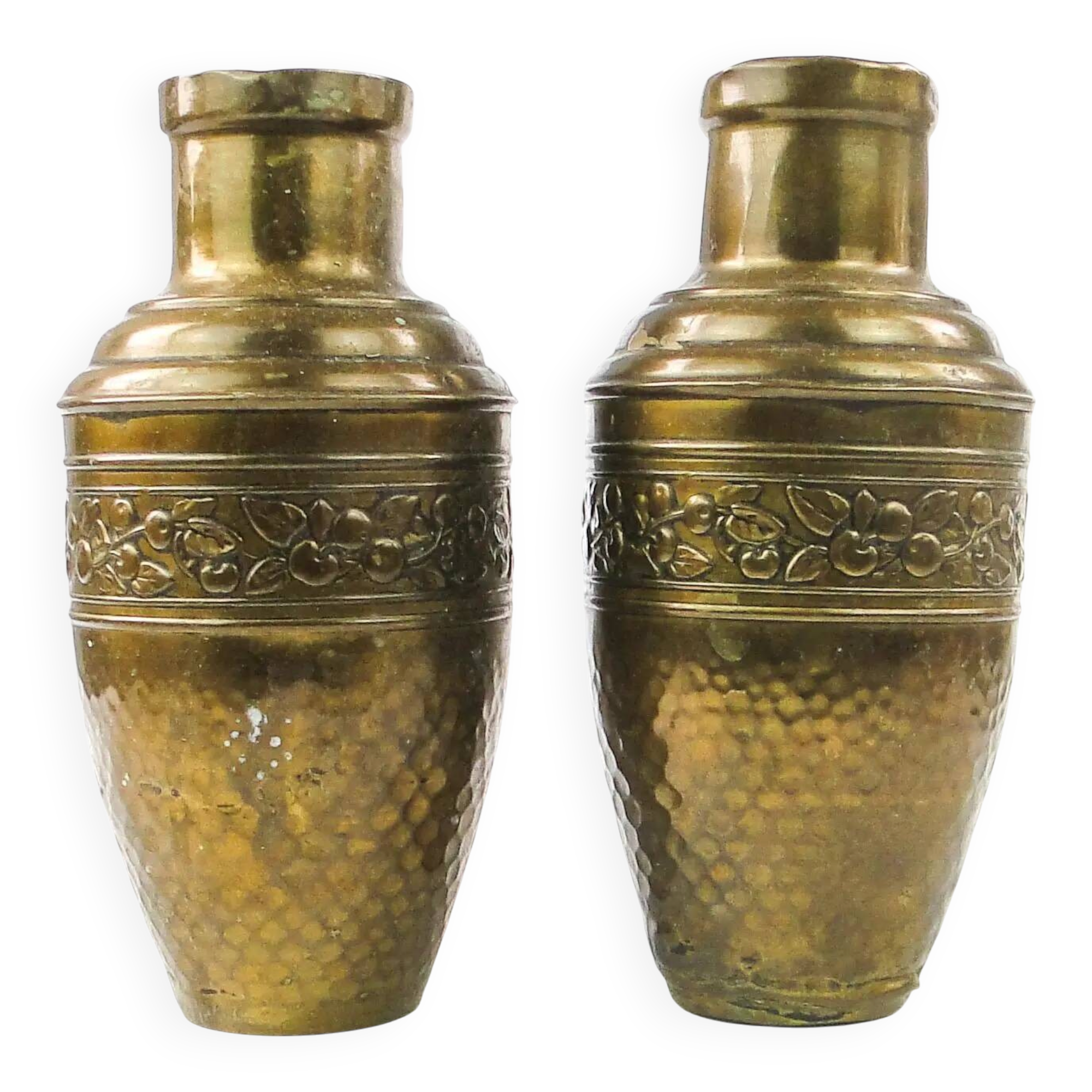 Paire d'amphores Art Nouveau, laiton, France, début du XXe siècle