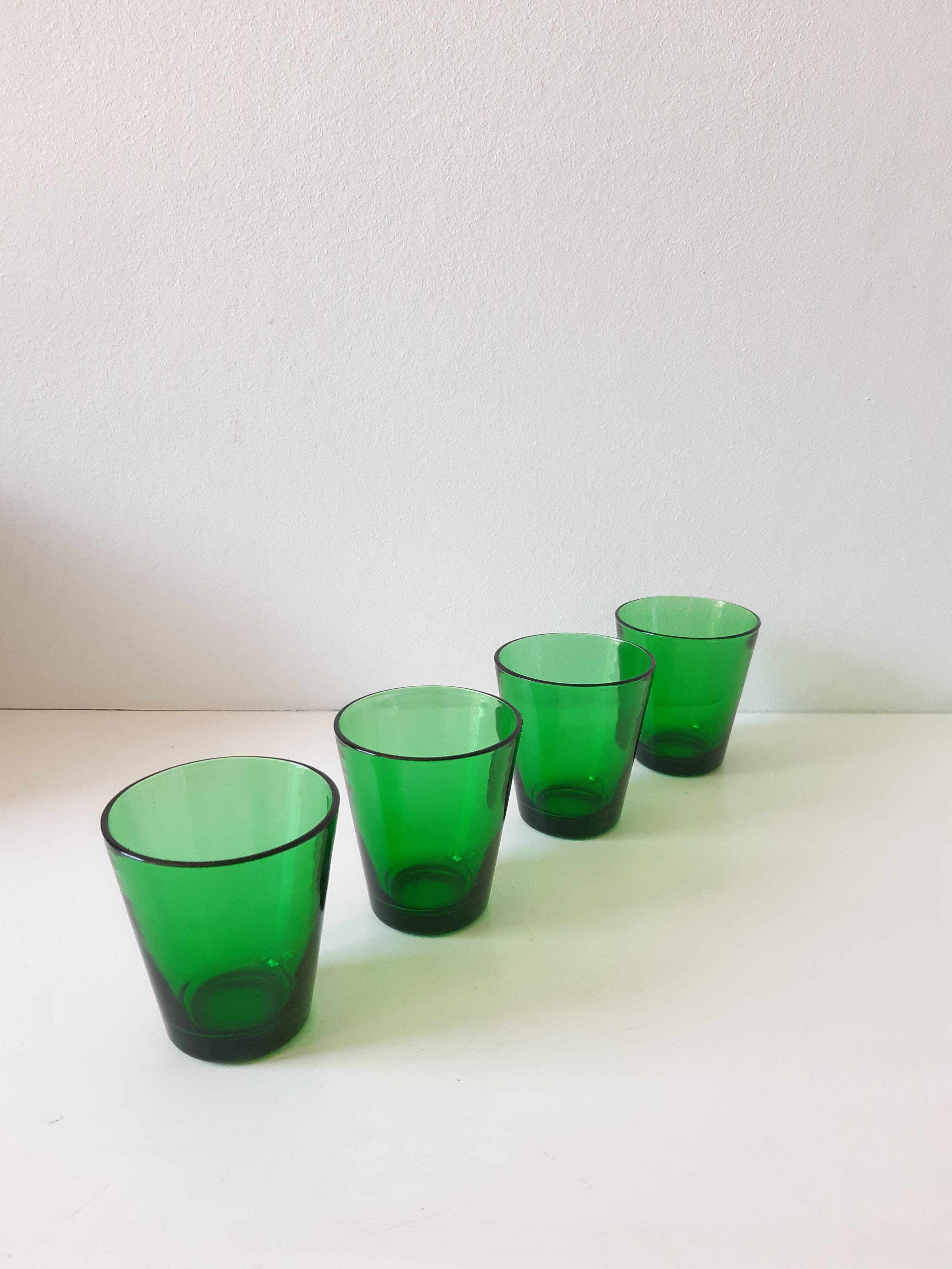 Set of 6 vintage green glasses