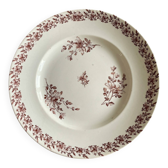 Antique serving dish in Lunéville earthenware.