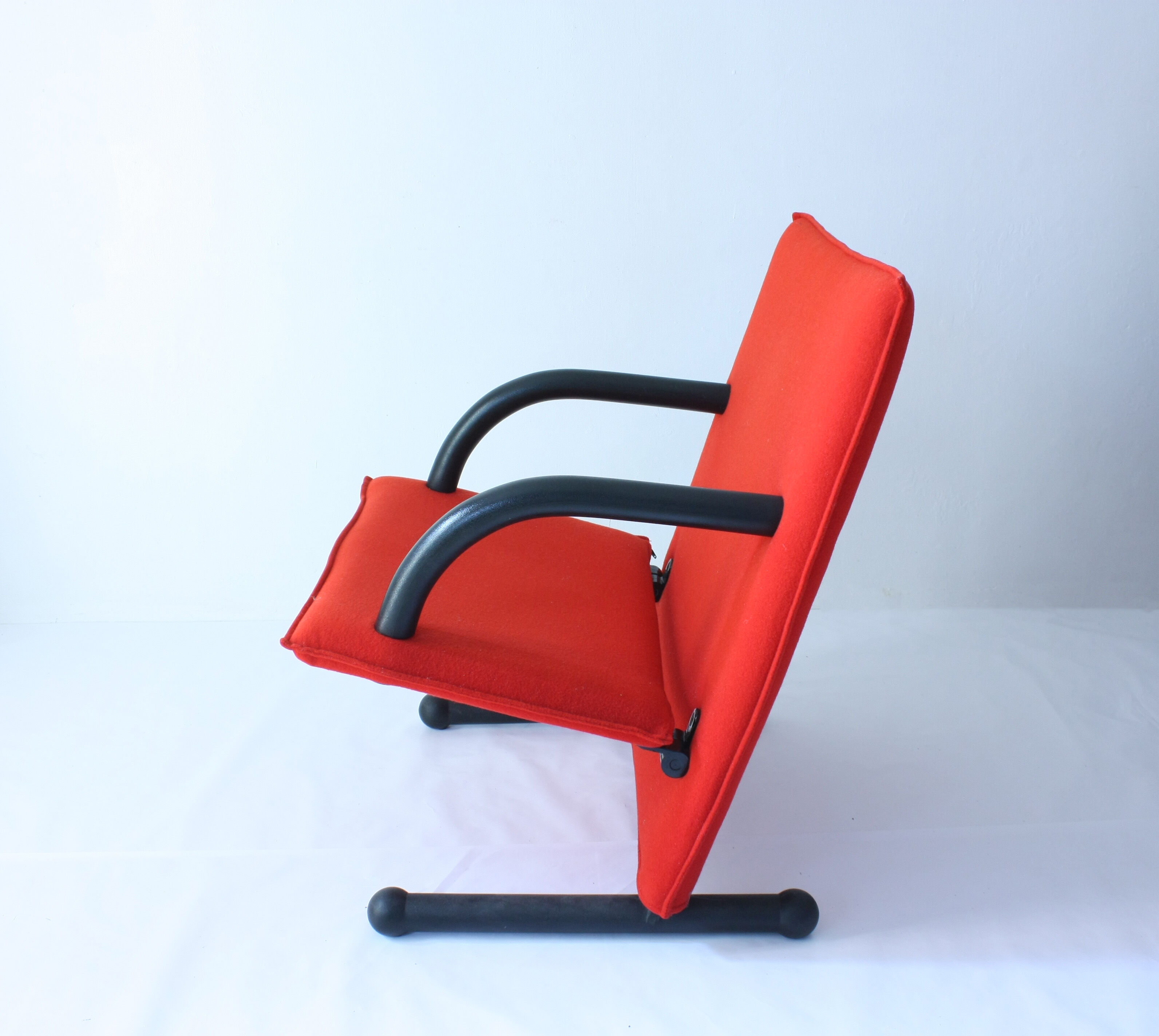 Armchair T-line of Burkhard Vogtherr for Arflex