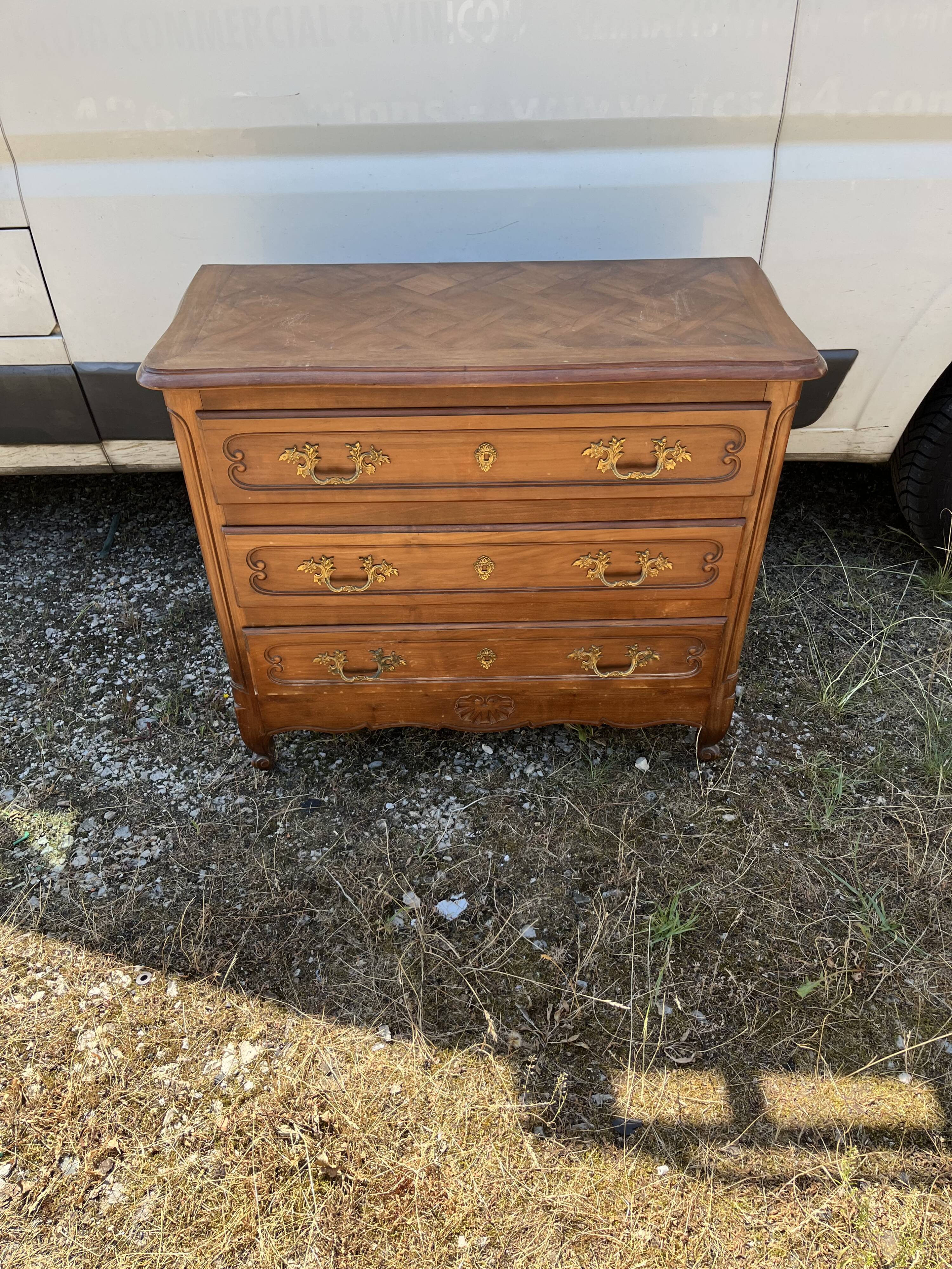Commode style Louis XV
