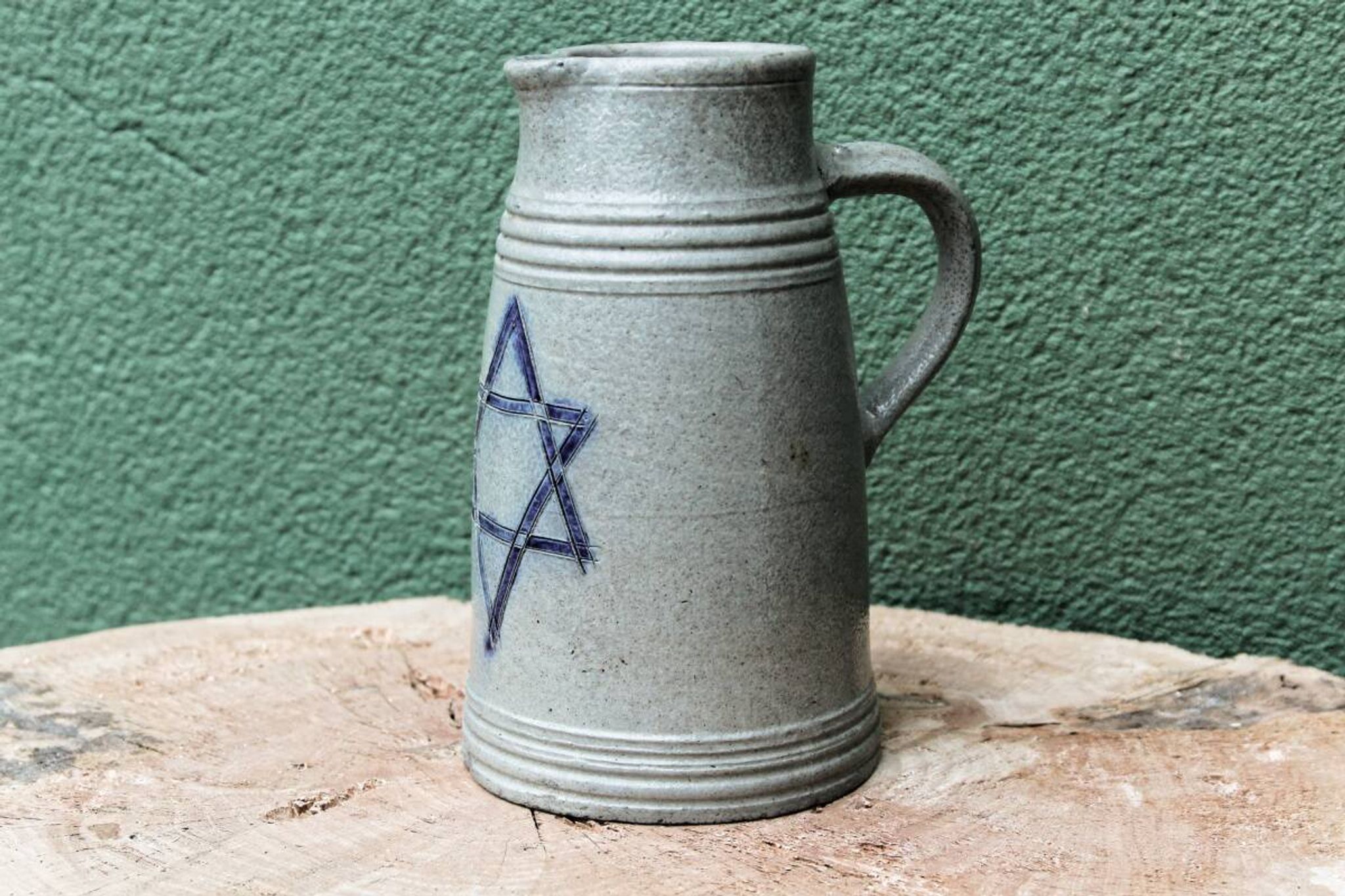 Betschdorf stoneware pitcher, star of brewers
