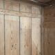 Armoire en bois brut massif