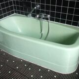 Antique vintage bathtub year 70