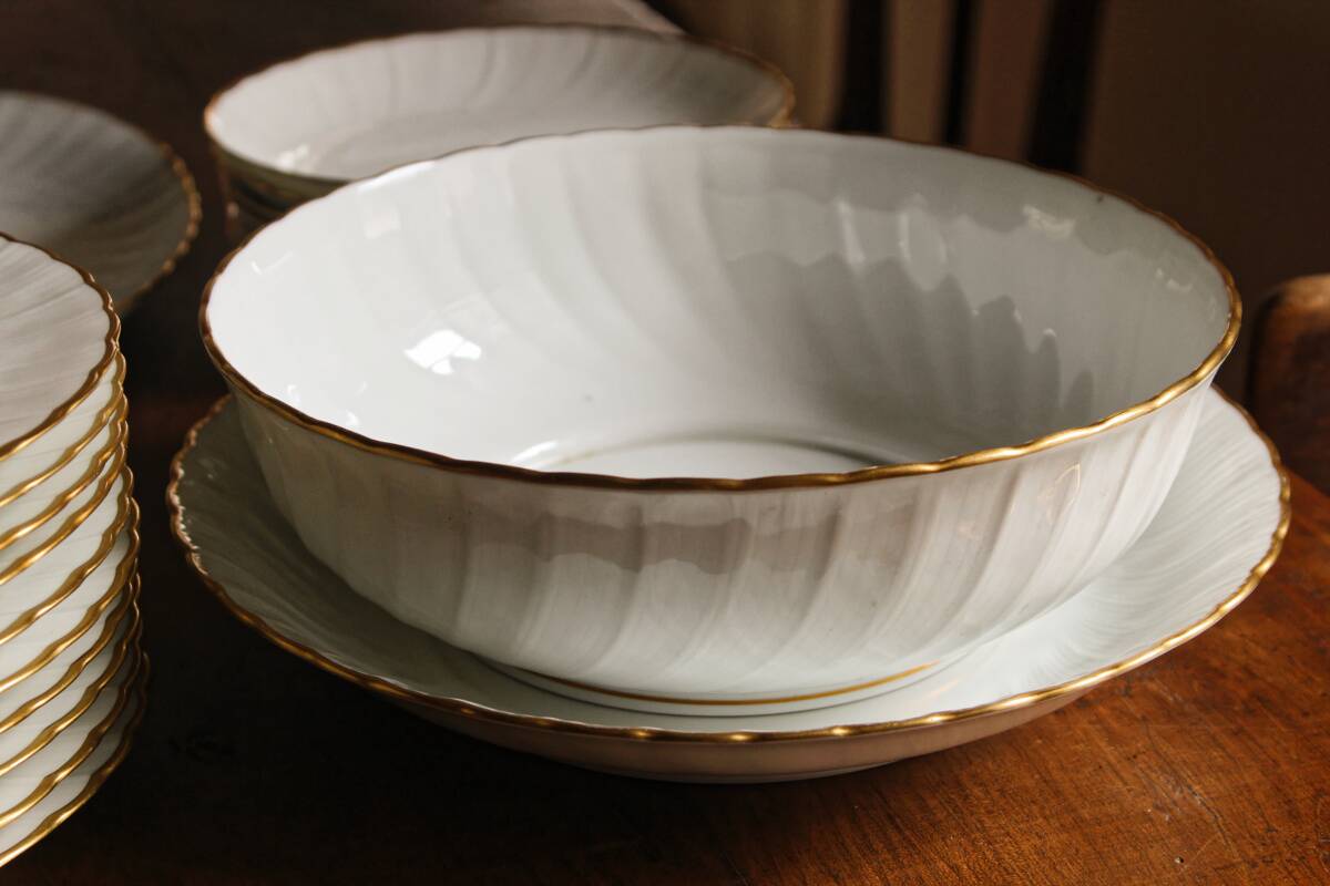 Bernardaud service, Verlaine model, in Limoges porcelain