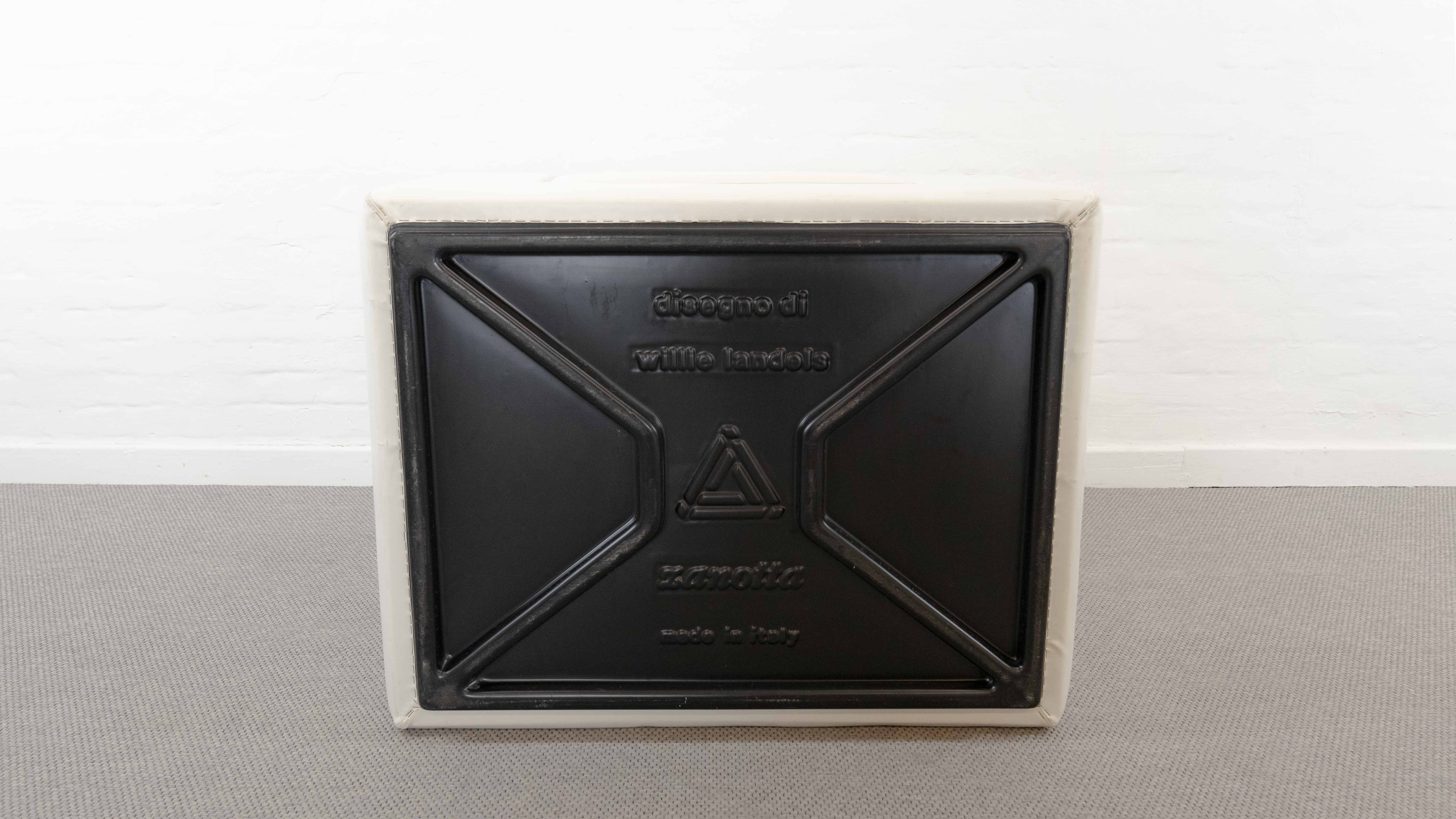 Pair of vintage Throw Away Armchairs by Willie Landels for Zanotta, white Vinyl