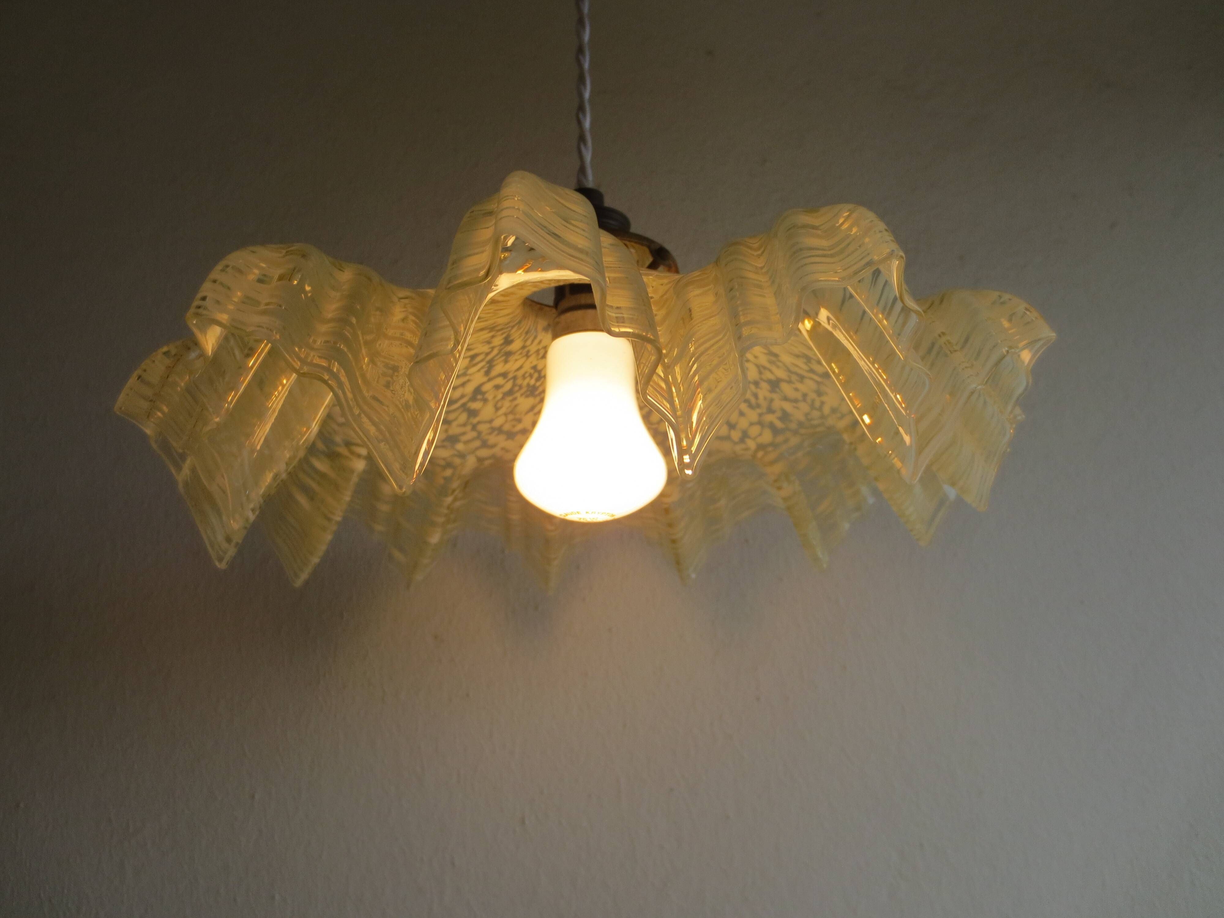 Suspension et son opaline clichy couleur  paille / blanc