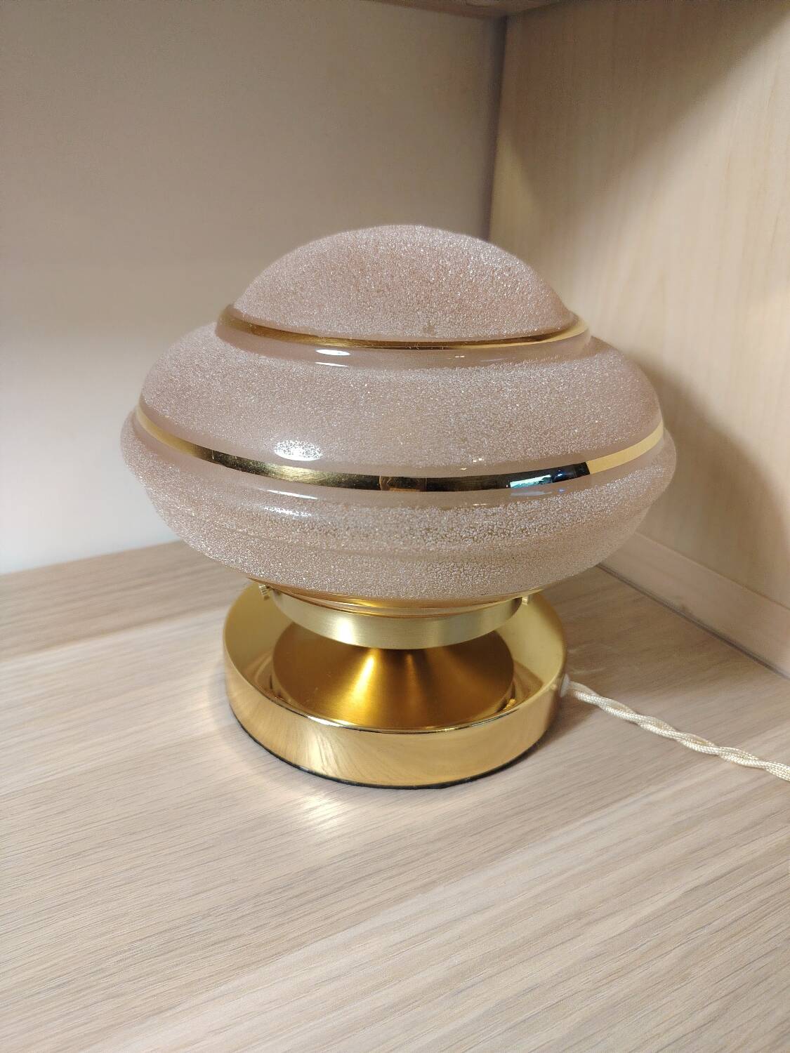 Frosted textured pink globe touch lamp