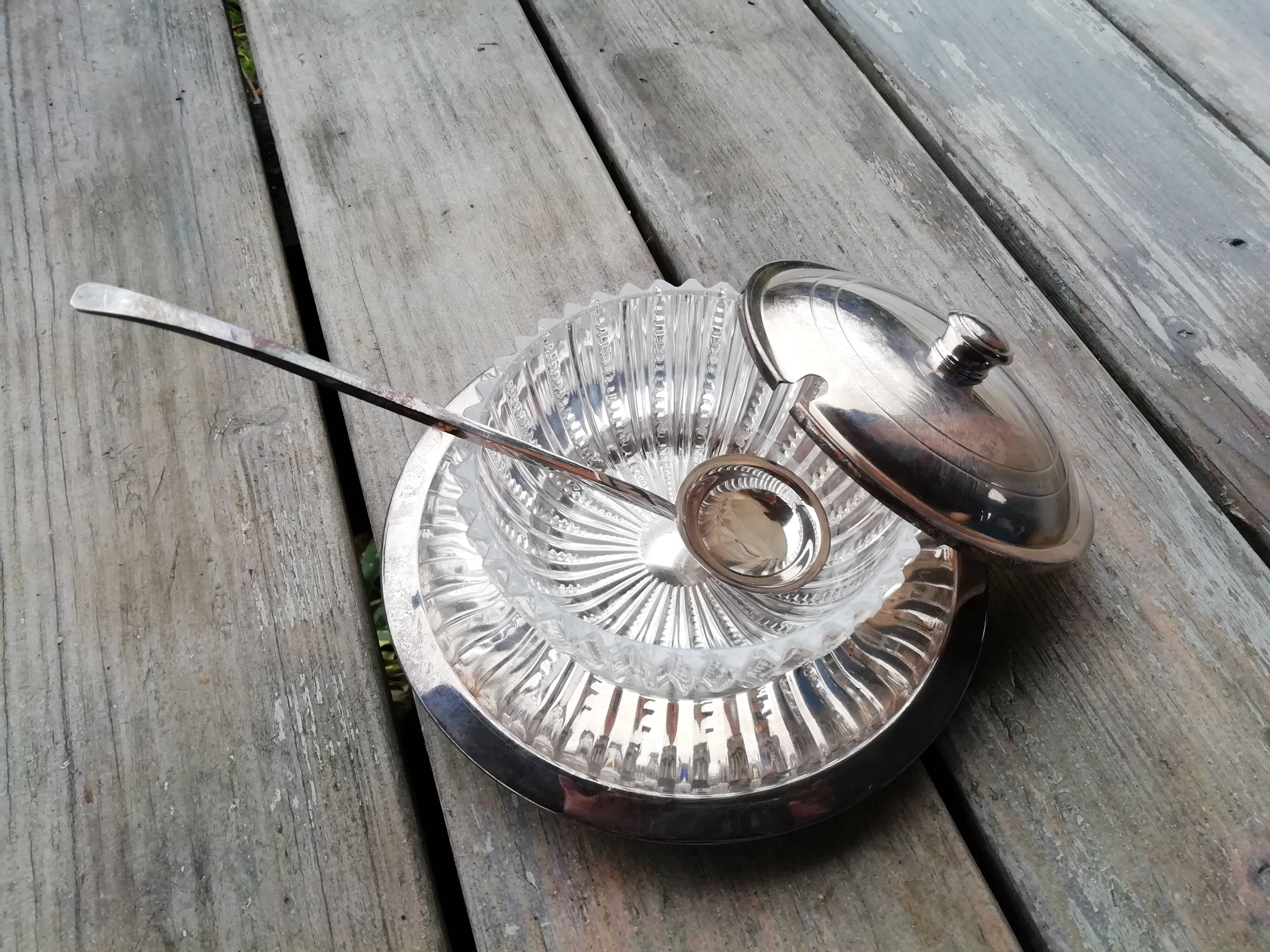Coupelle verre sur assiette métal argentée