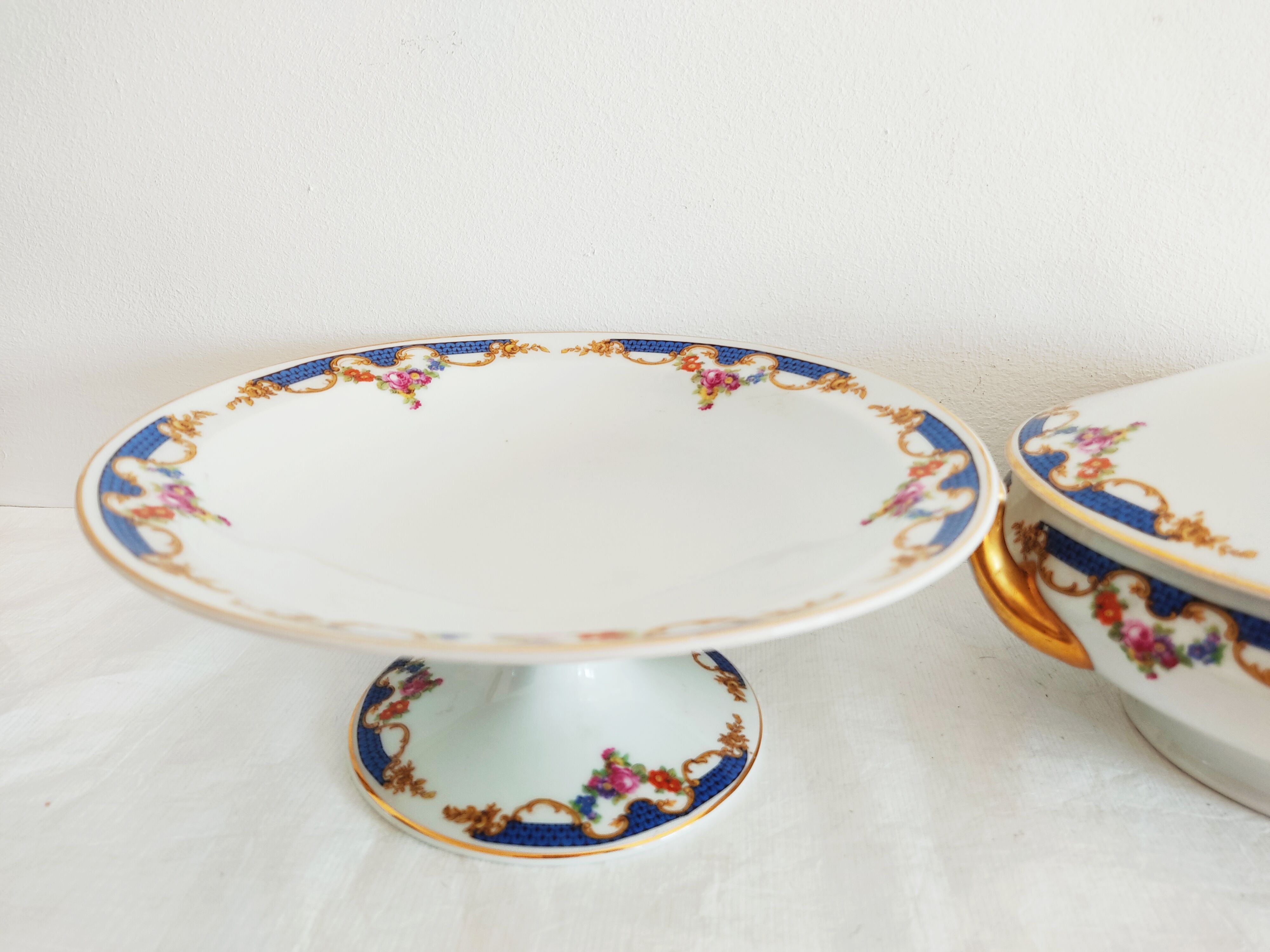 Porcelain Langenthal Switzerland Soupière, Cut on foot and bowl