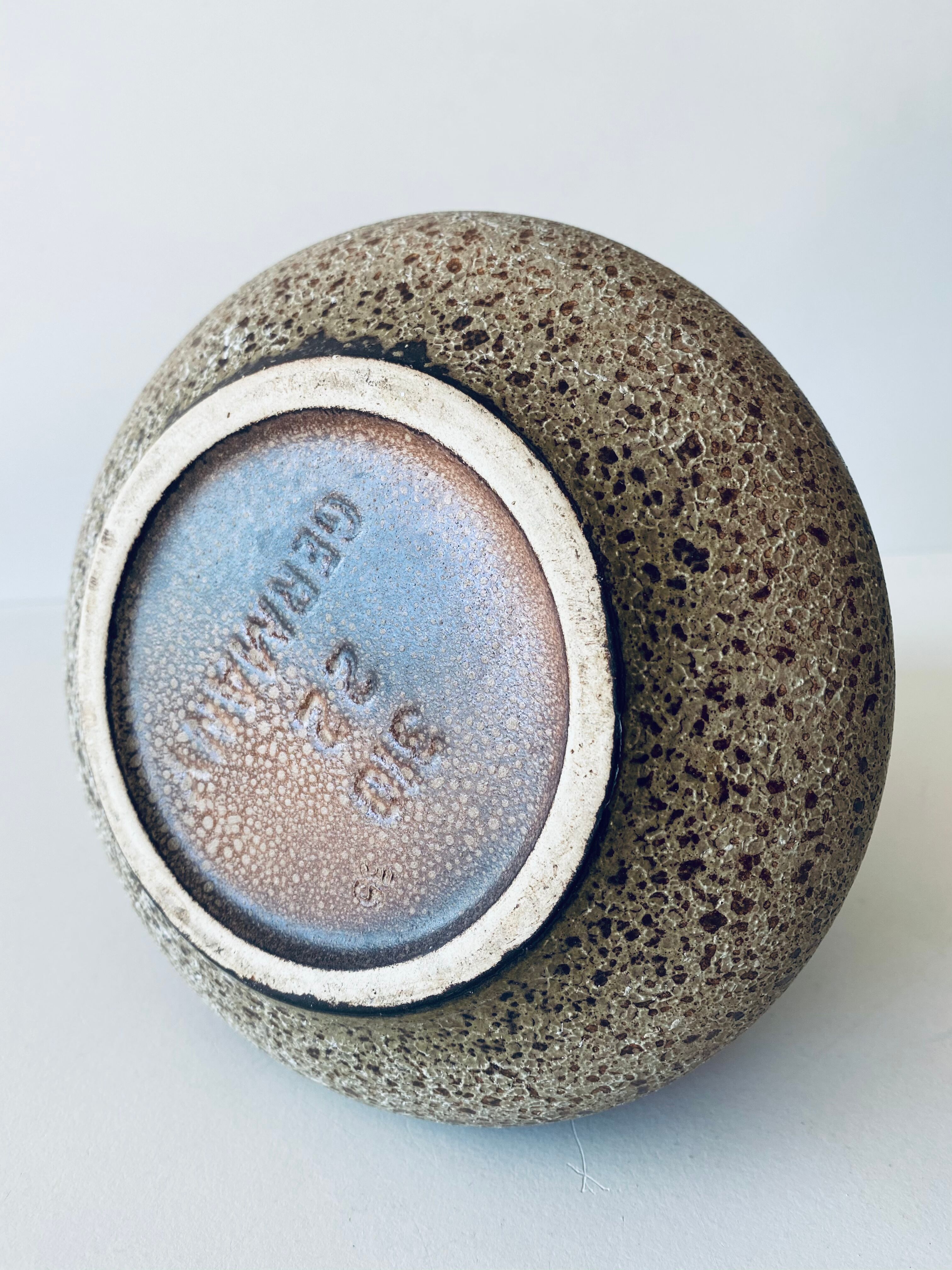 50s spiral decoration pitcher