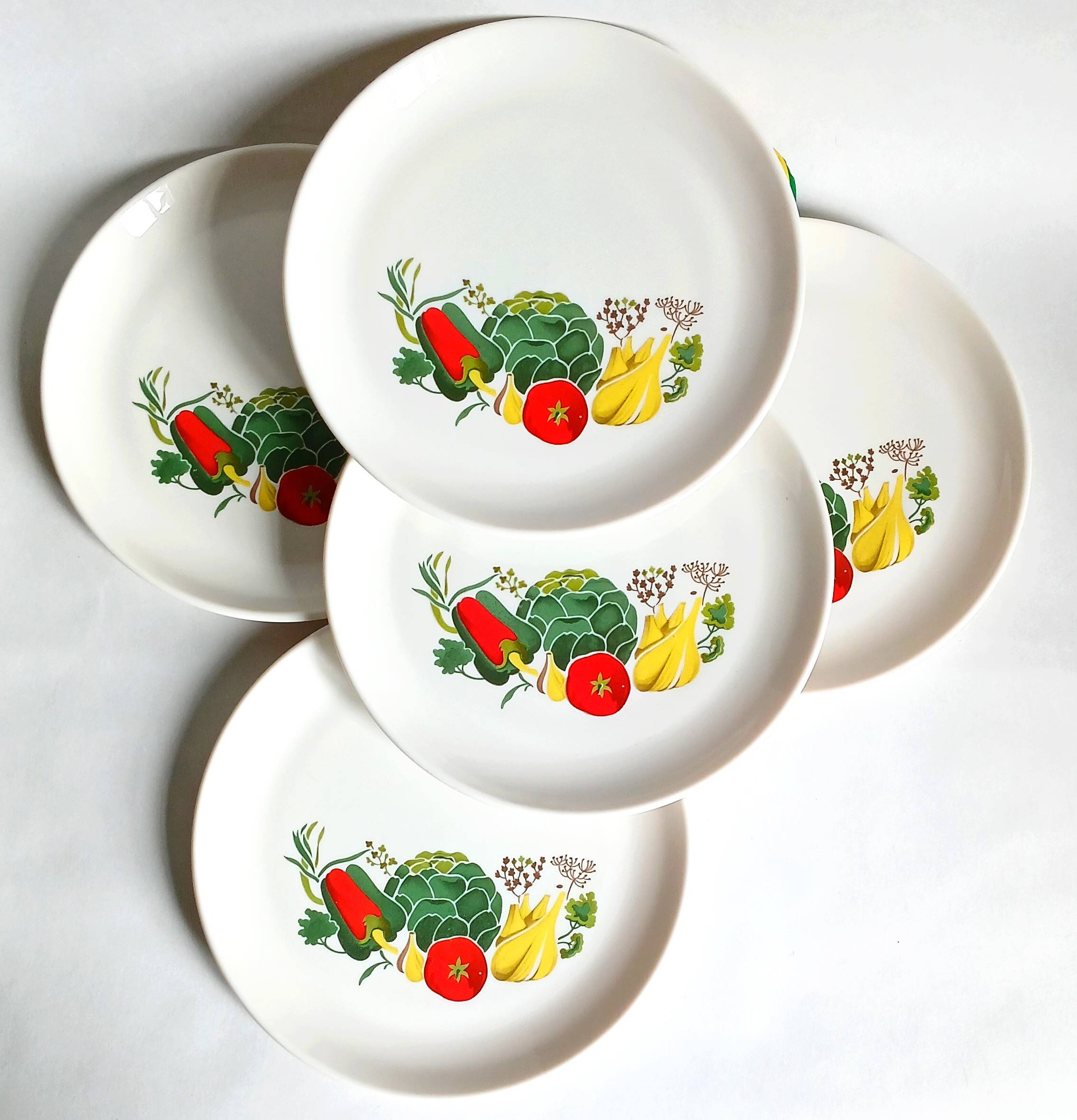 5 dessert/salad plates with stylised vegetable decoration. Sovirel France 70