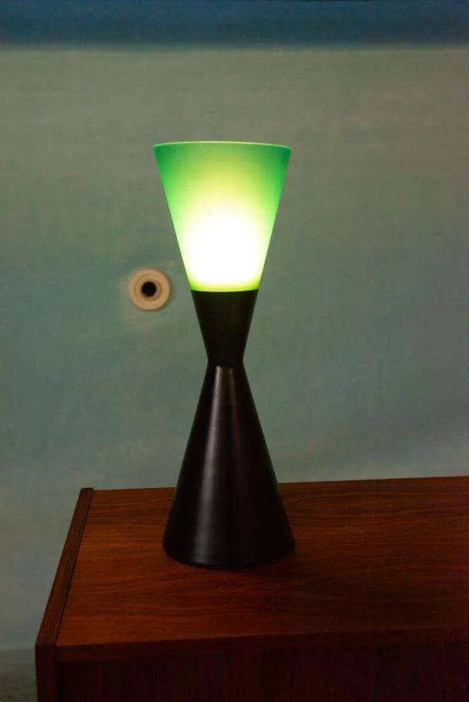 Vintage lamp from the 70s/80s, Memphis diabolo style.