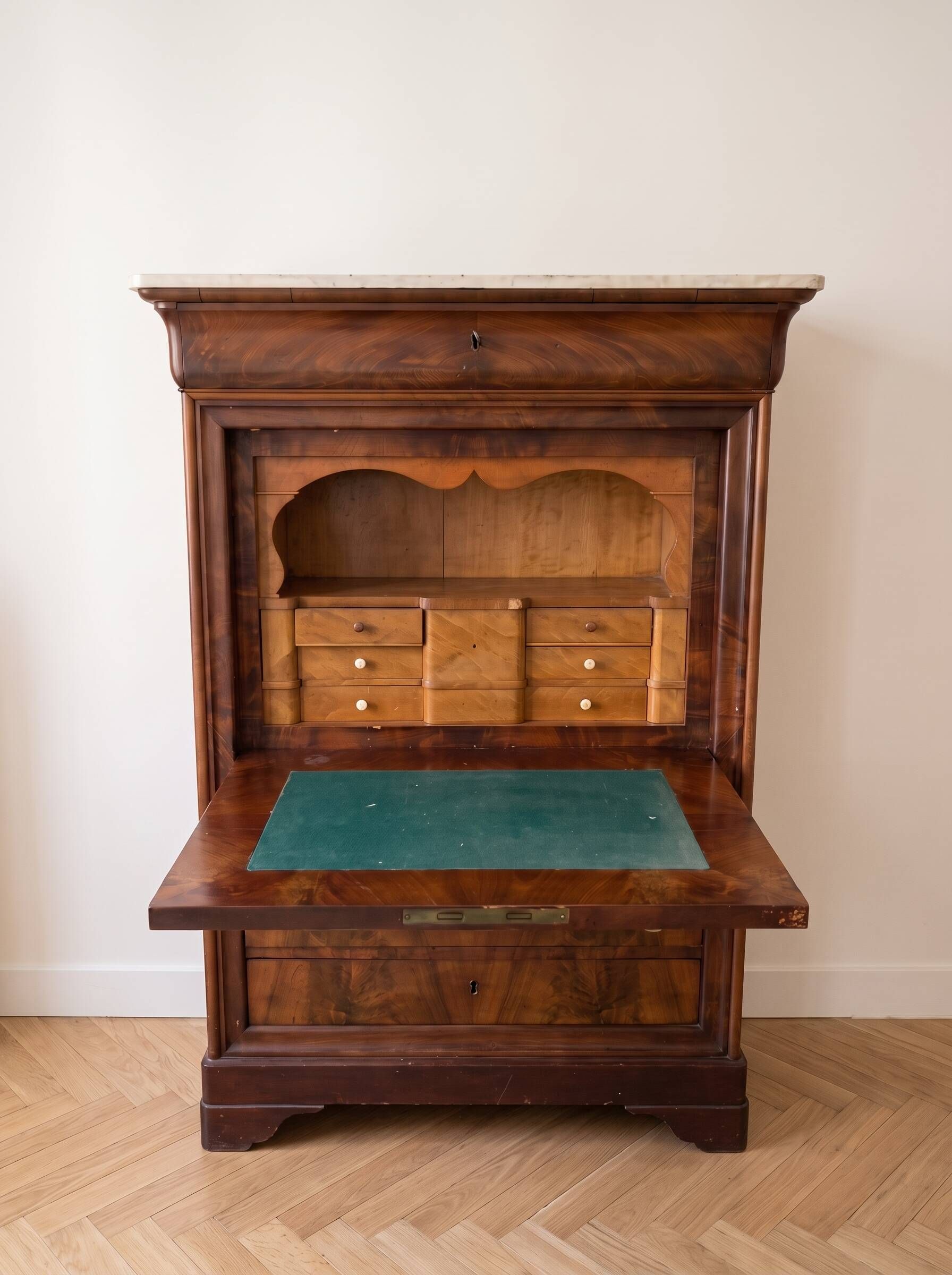 Secrétaire ancien en bois et marbre