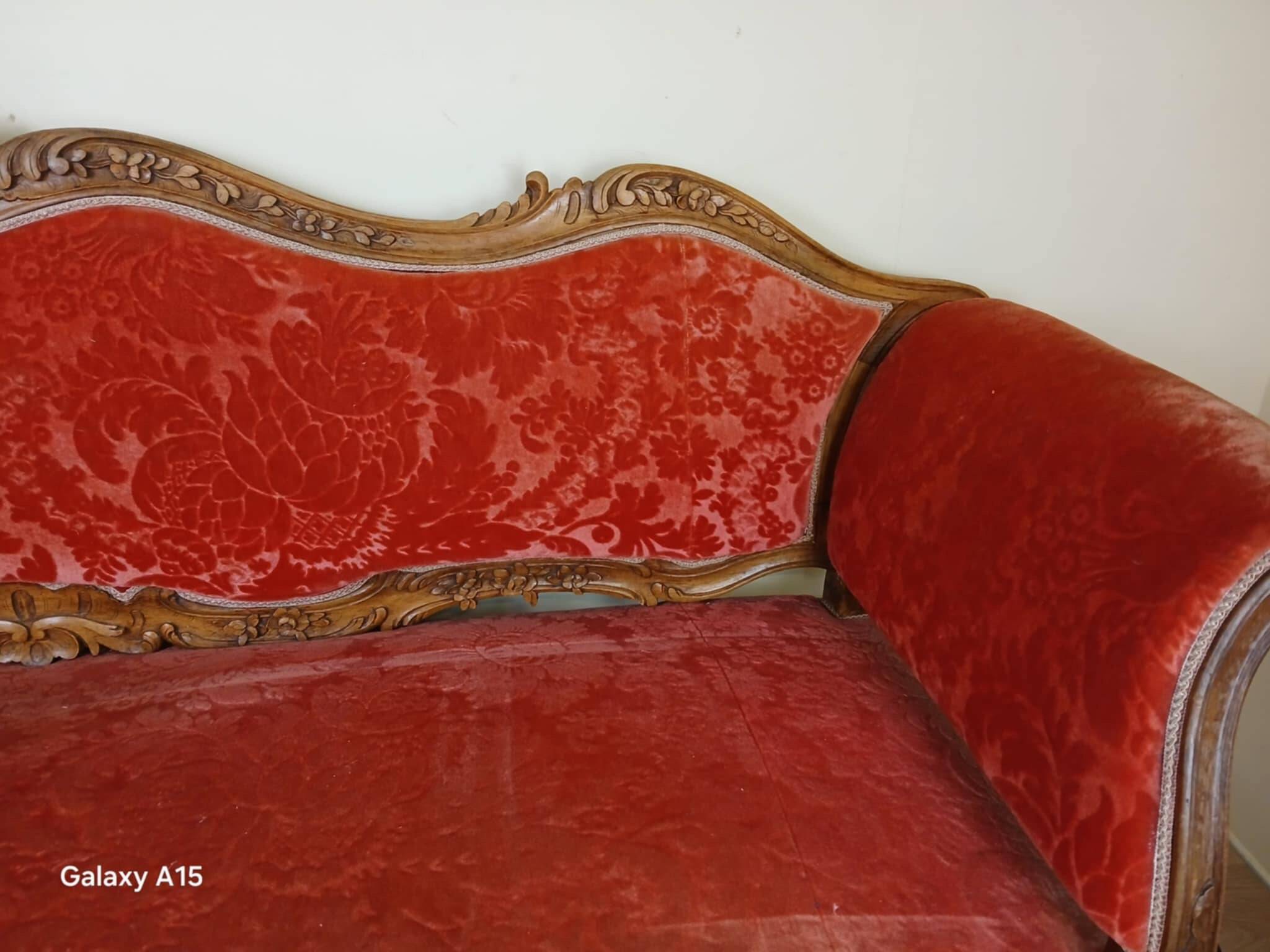 Provencal Bench in Carved Walnut in Louis XV Style, Late 19th Century