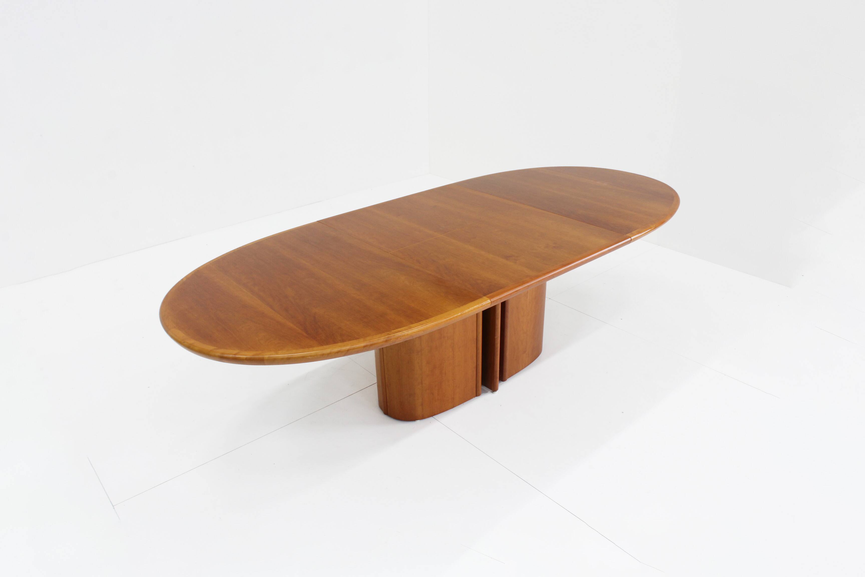 Skovby Danish extendable danish dining table