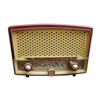 Poste de radio vintage en bakélite