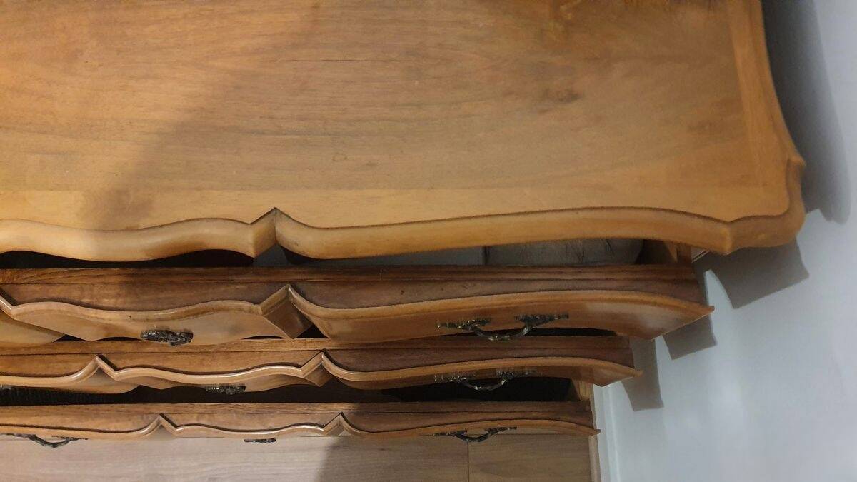 Crossbow commode in Louis XV style