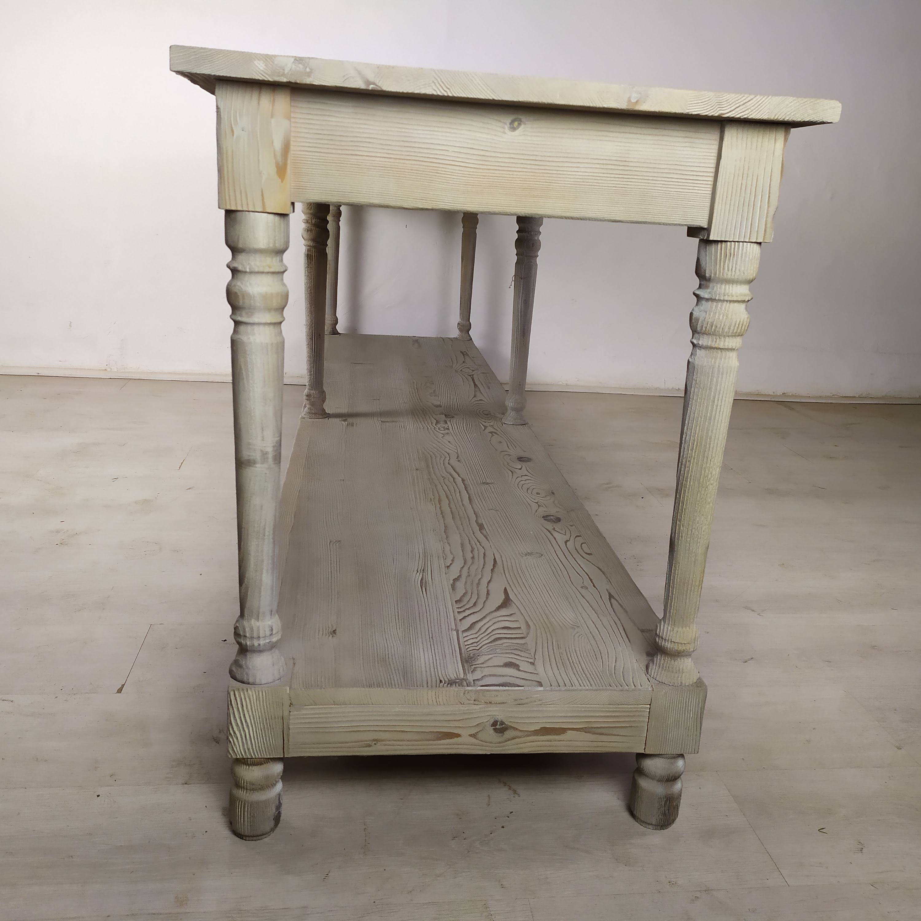 Table serving draper