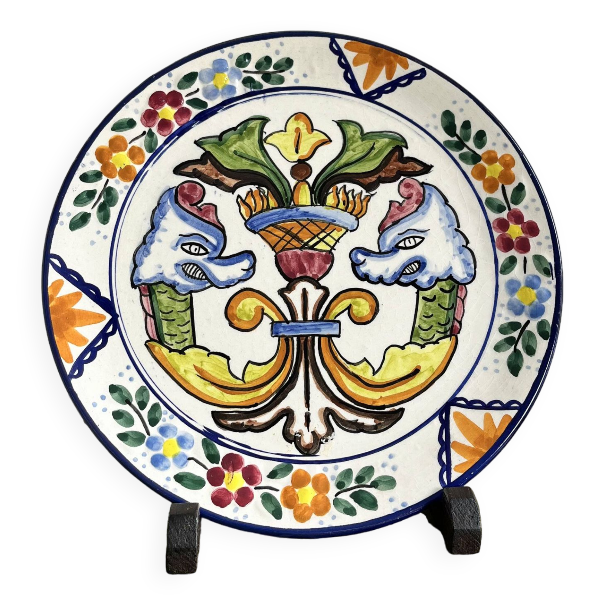 Assiette céramique décorative aux griffons