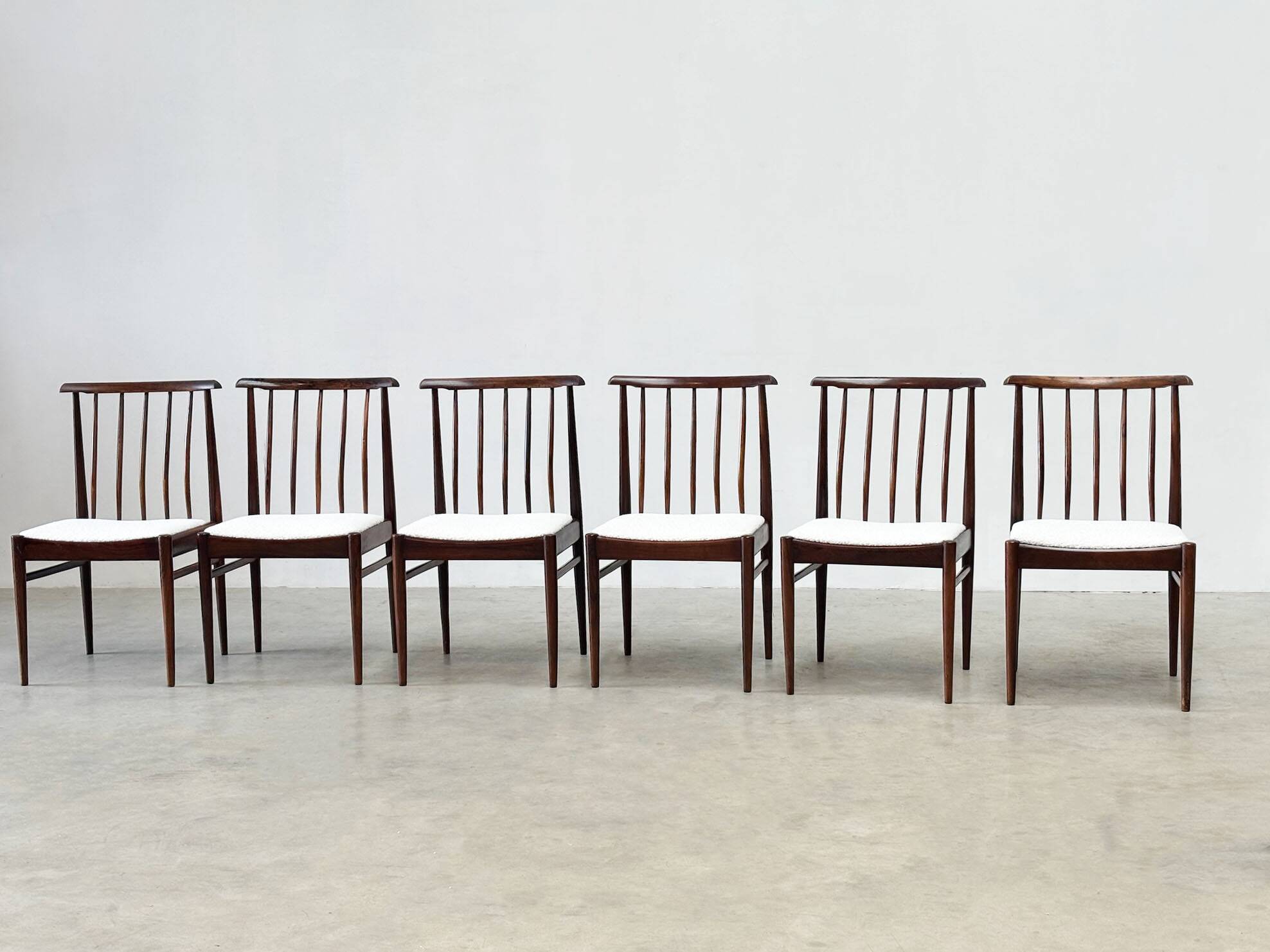 Ensemble de six chaises de salle à manger en palissandre AWA