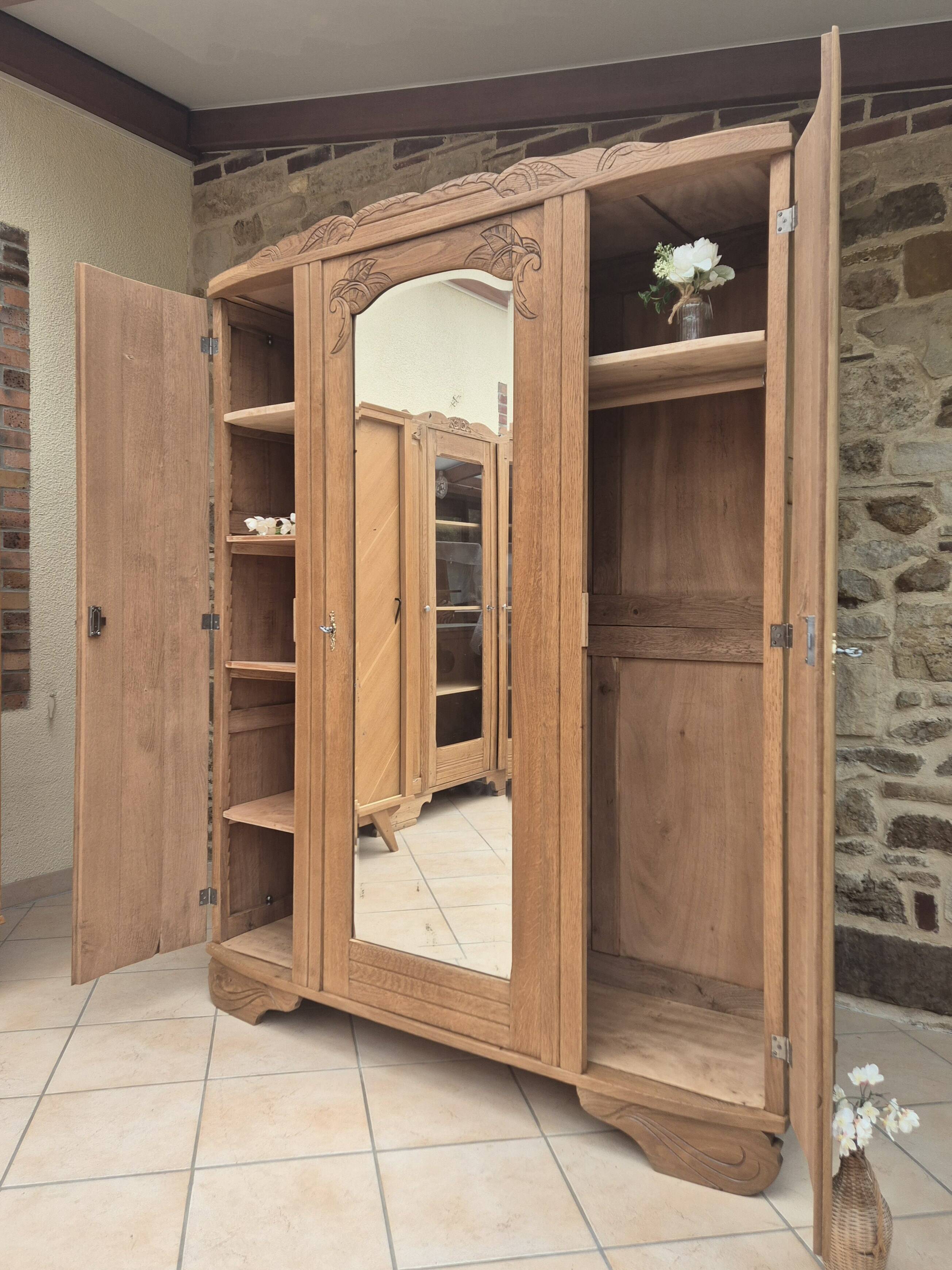 Art Deco cabinet