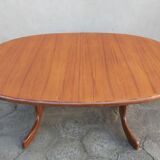Extendable table, designed by V. Wilkins, G-Plan, Great Britain, 1960s.