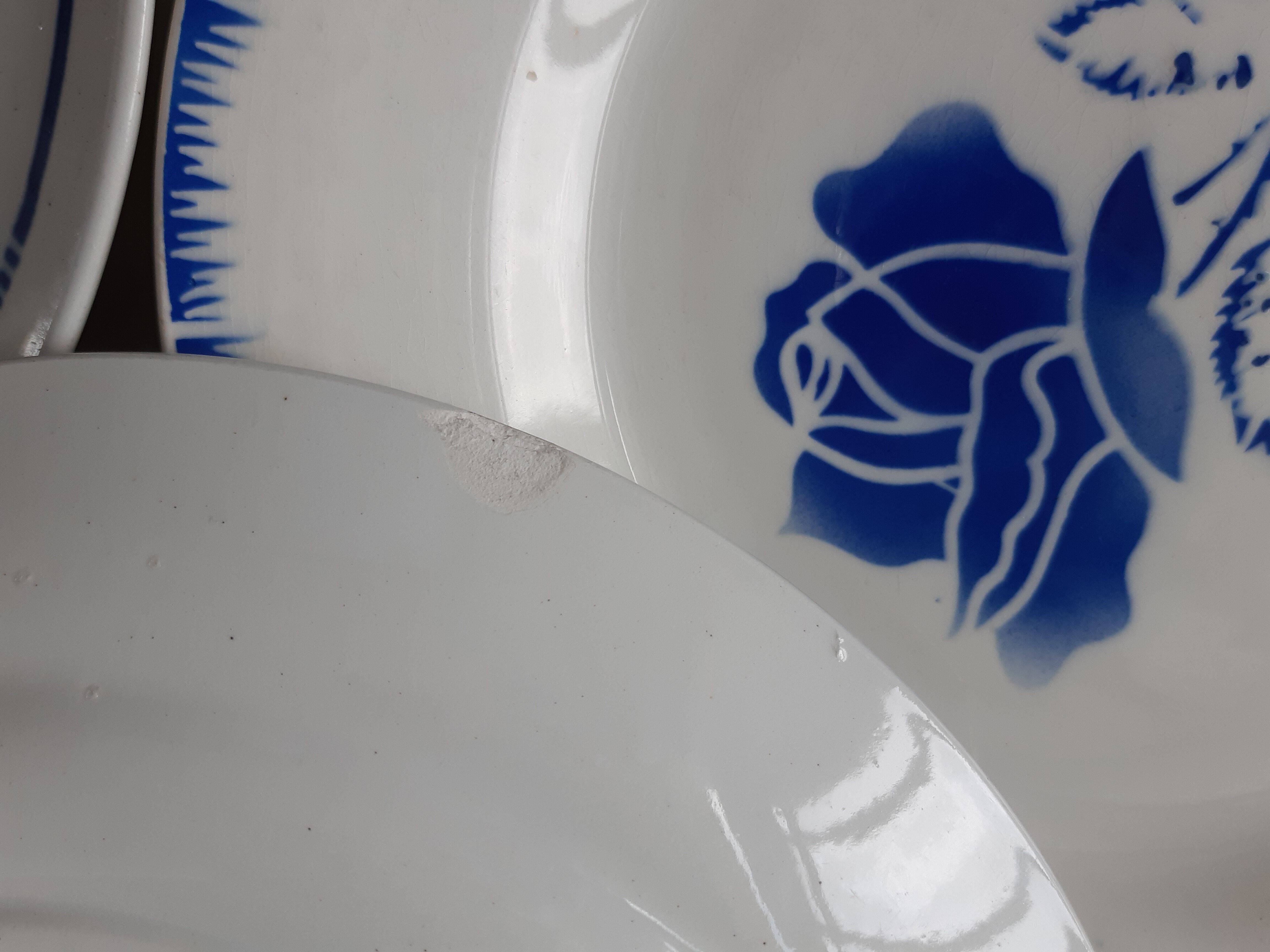 Set of 6 mismatched blue flat plates Digoin Sarreguemines and Saint-Amand