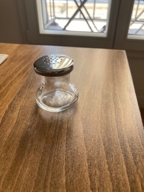 Salière en verre