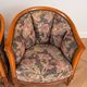 Paire de fauteuils vintage en bois et tissu fleuri