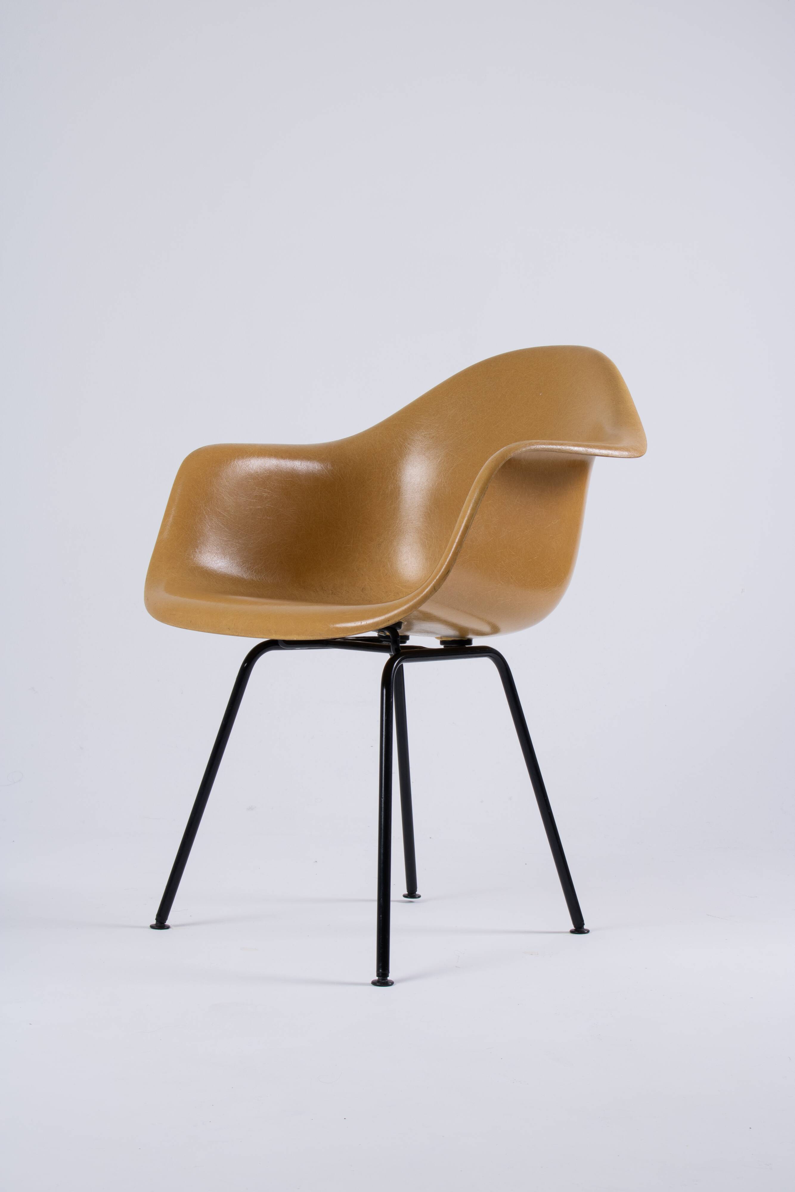 DAX Eames in fibreglass – Light Ochre – Herman Miller / Vitra – circa 19