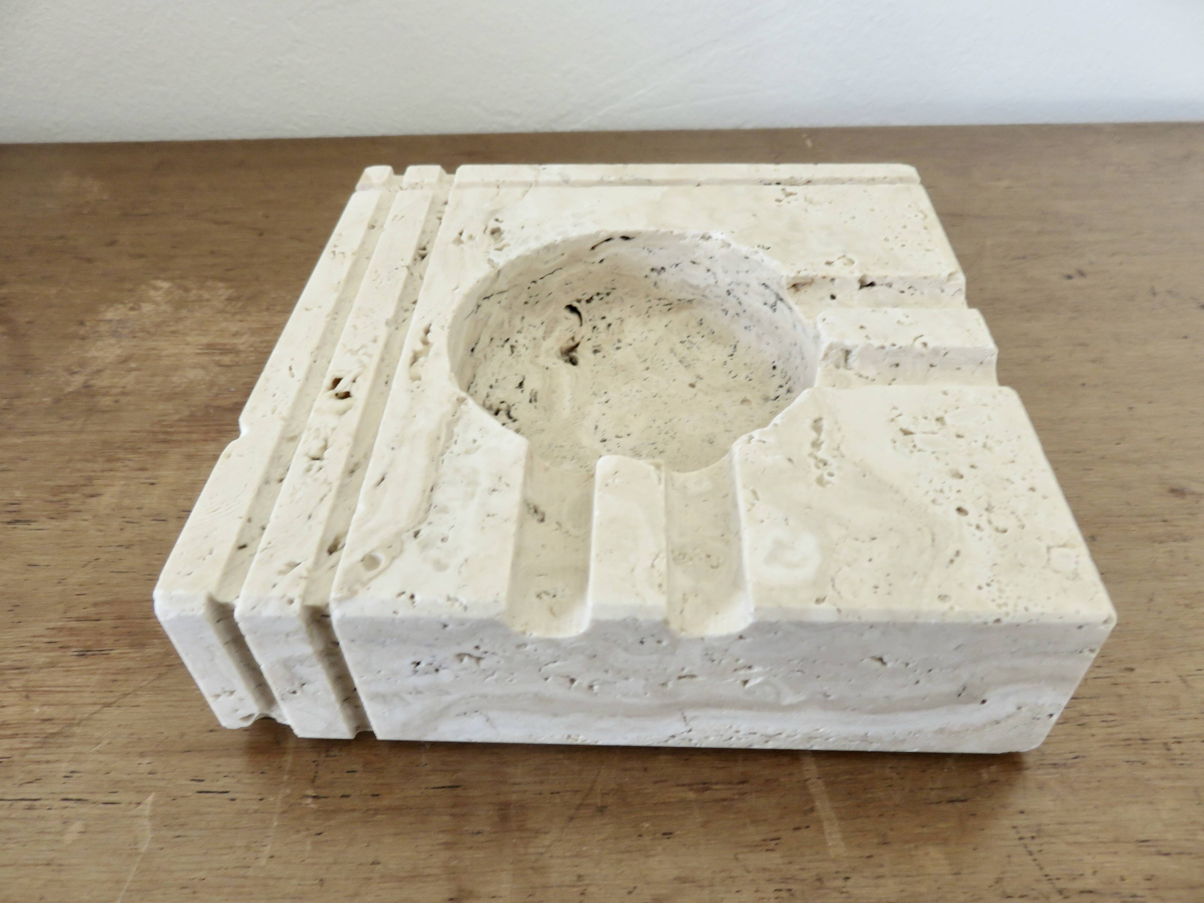“Fratelli Mannelli” ashtray in travertine, design by Enzo Mari, Italy, 1970