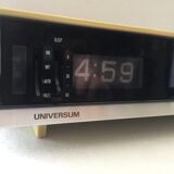 Old vintage electric alarm clock radio universum dcr-011 slat model