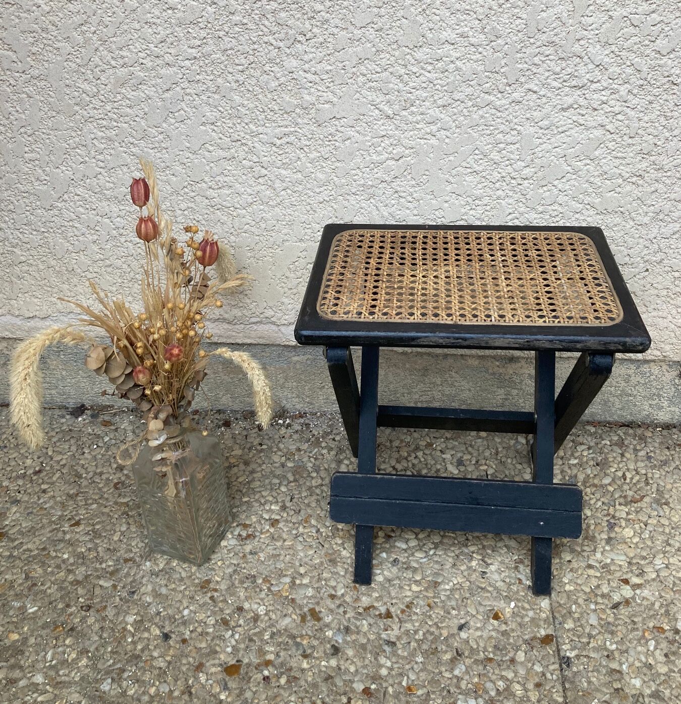Folding stool in vintage canning