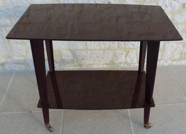 Meuble desserte vintage à deux plateaux sur roulettes