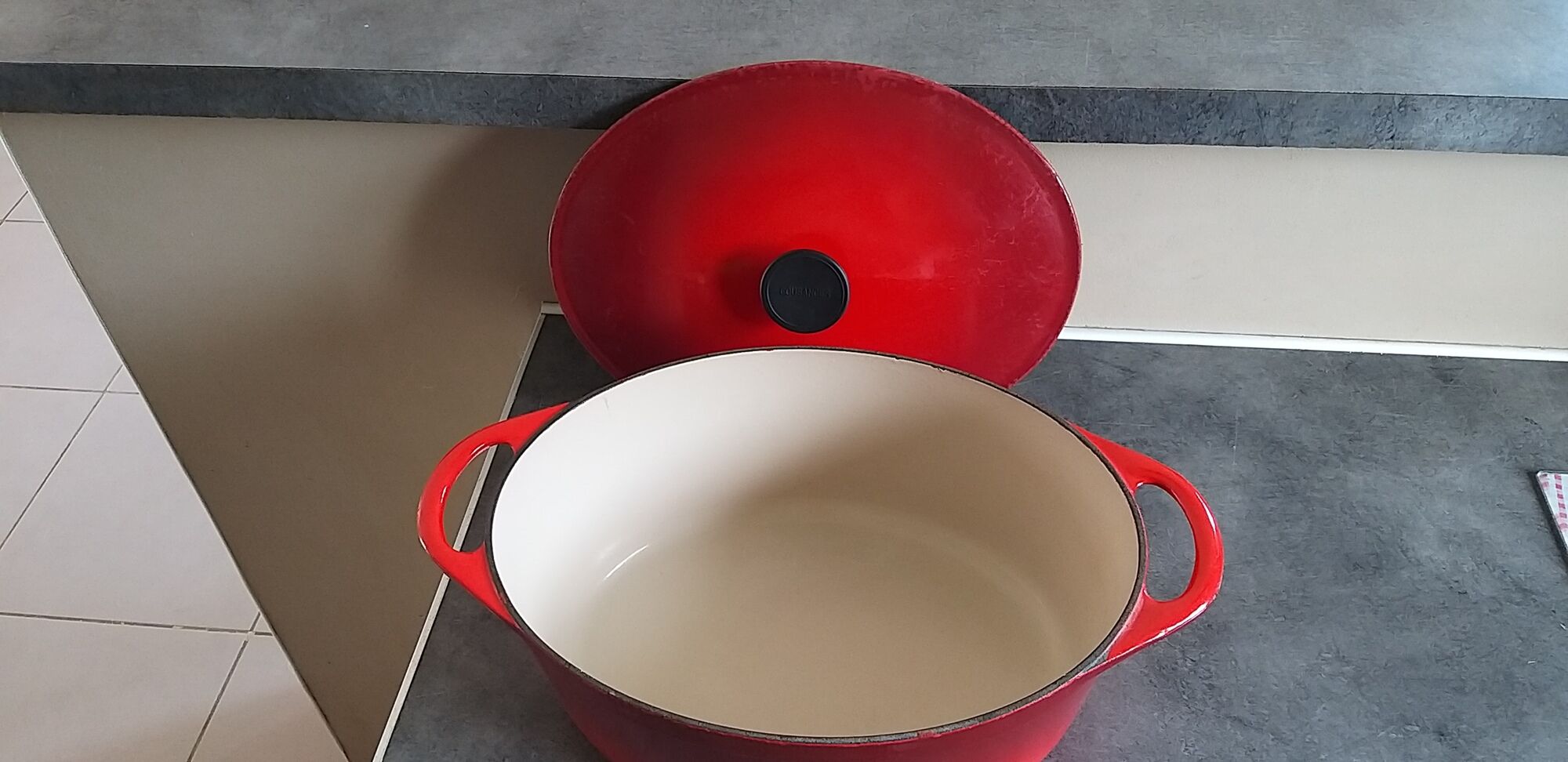 Oval cast iron casserole cousances le creuset diameter 32 cm