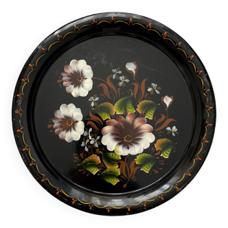 Round black metal tray with vintage flowers