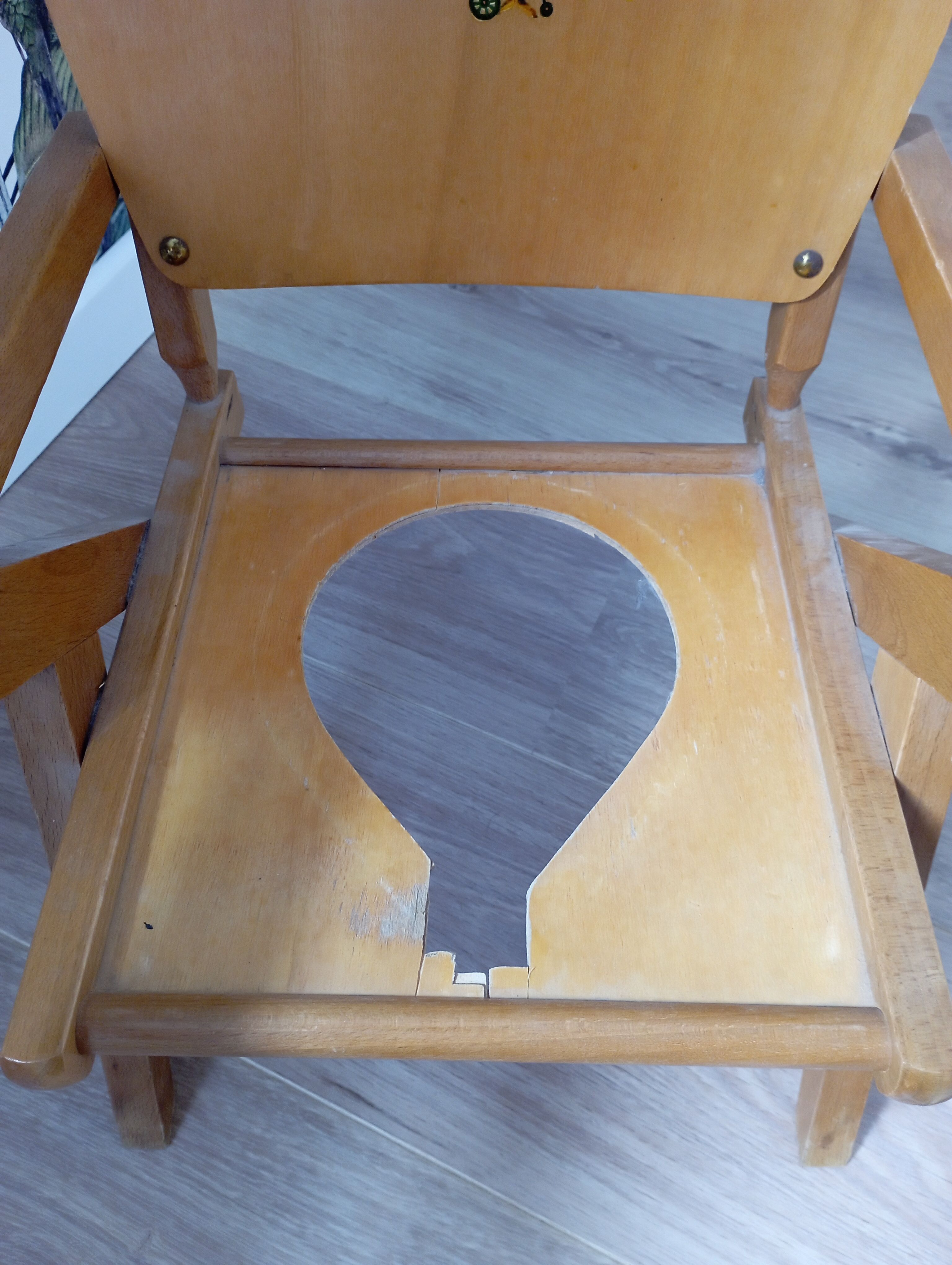 Armchair chair pot child compass feet