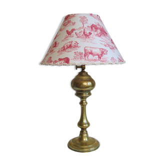 Lampe ancienne en laiton avec son abat-jour en toile de jouy motifs animaux de la ferme