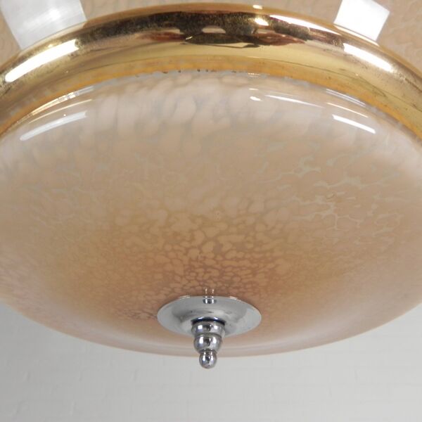 Suspension Art Déco avec abat-jour en verre nuageux et bande dorée, années 1930