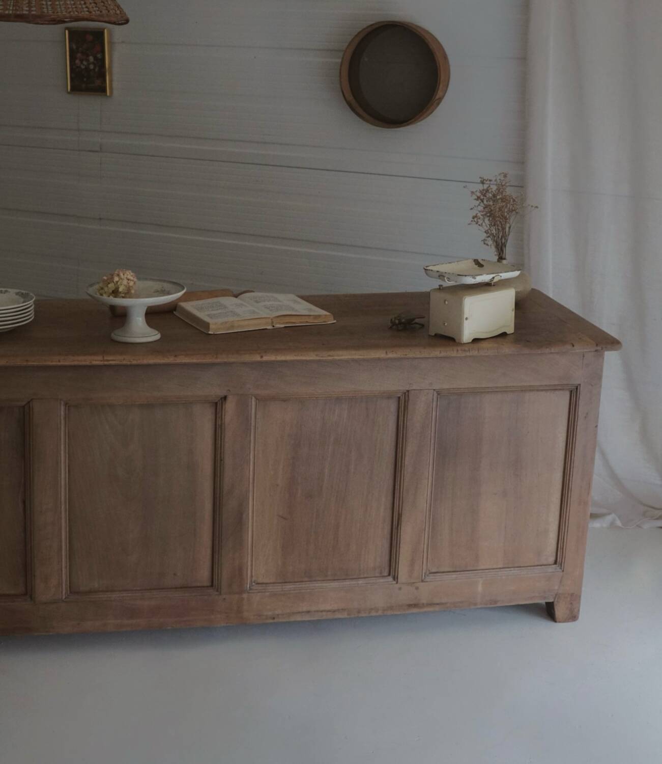 Old trading counter in solid oak – 19th century trade furniture