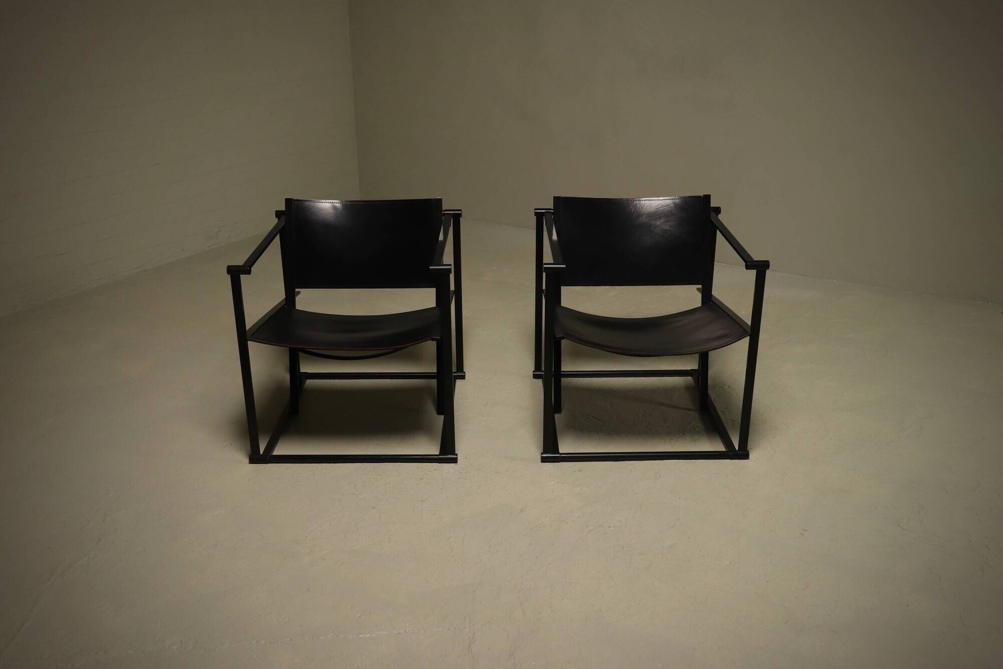 Set of 2 lounge chairs model FM60 by Radboud van Beekum for Pastoe 1980s