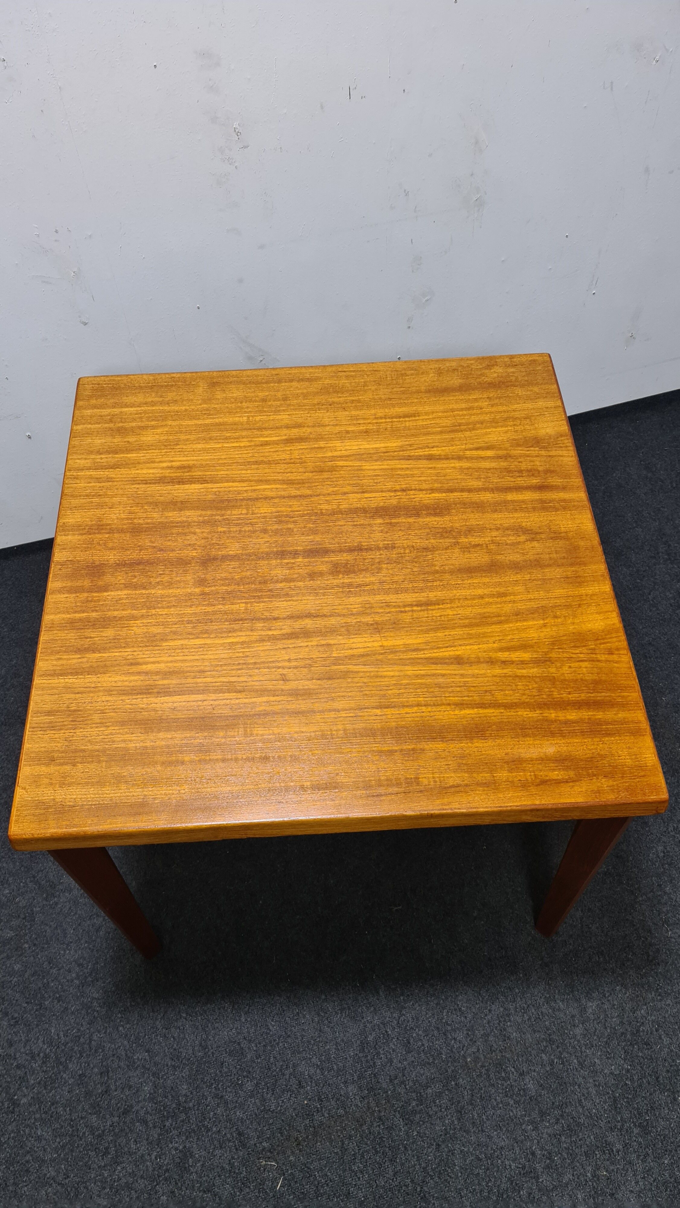 Teak Danish design dinning table by Henning Kjaernulf