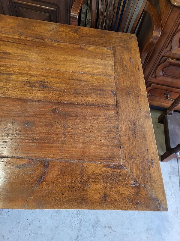 Table 4 legs of old manufacture